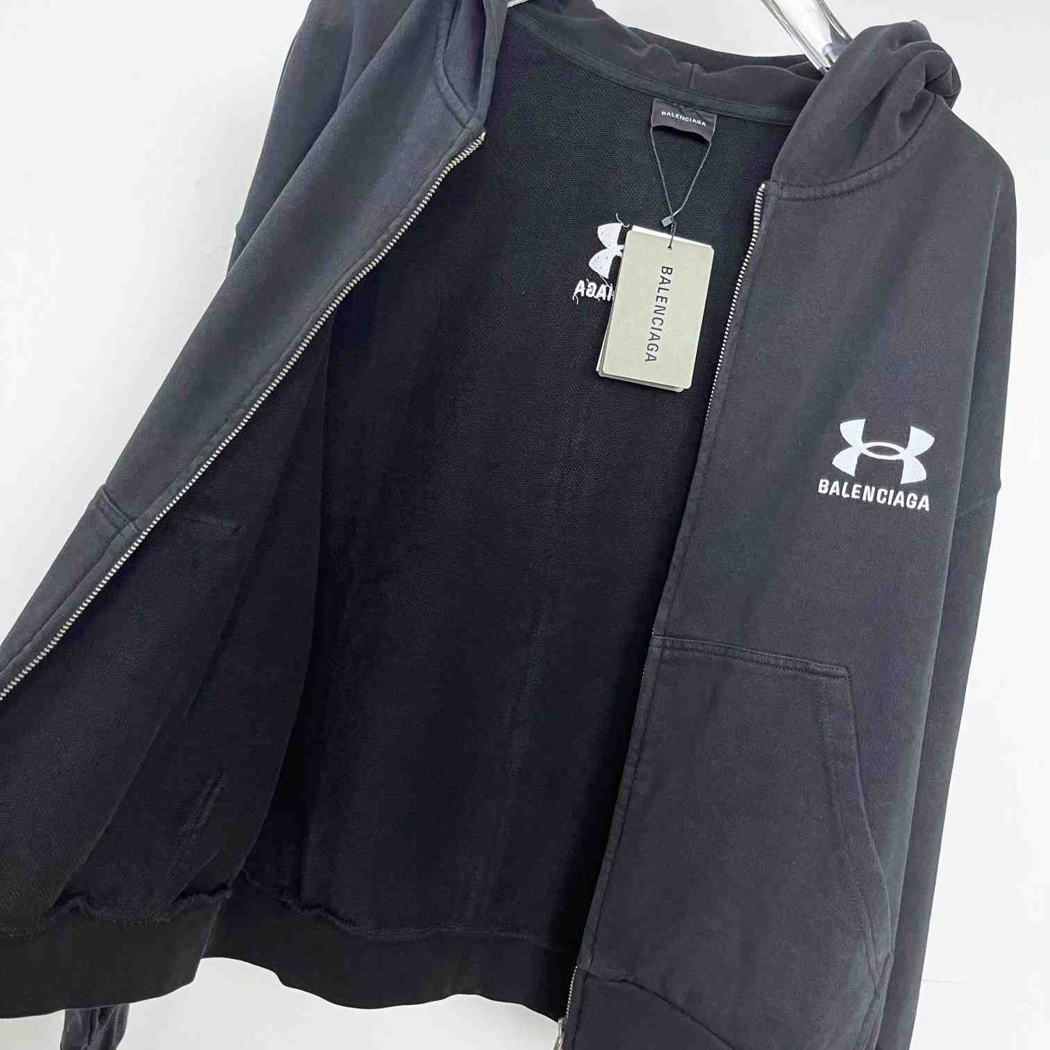 Balenciaga Under Armour® Zip-Up Hoodie Regular Fit In Black - EUR FASHION