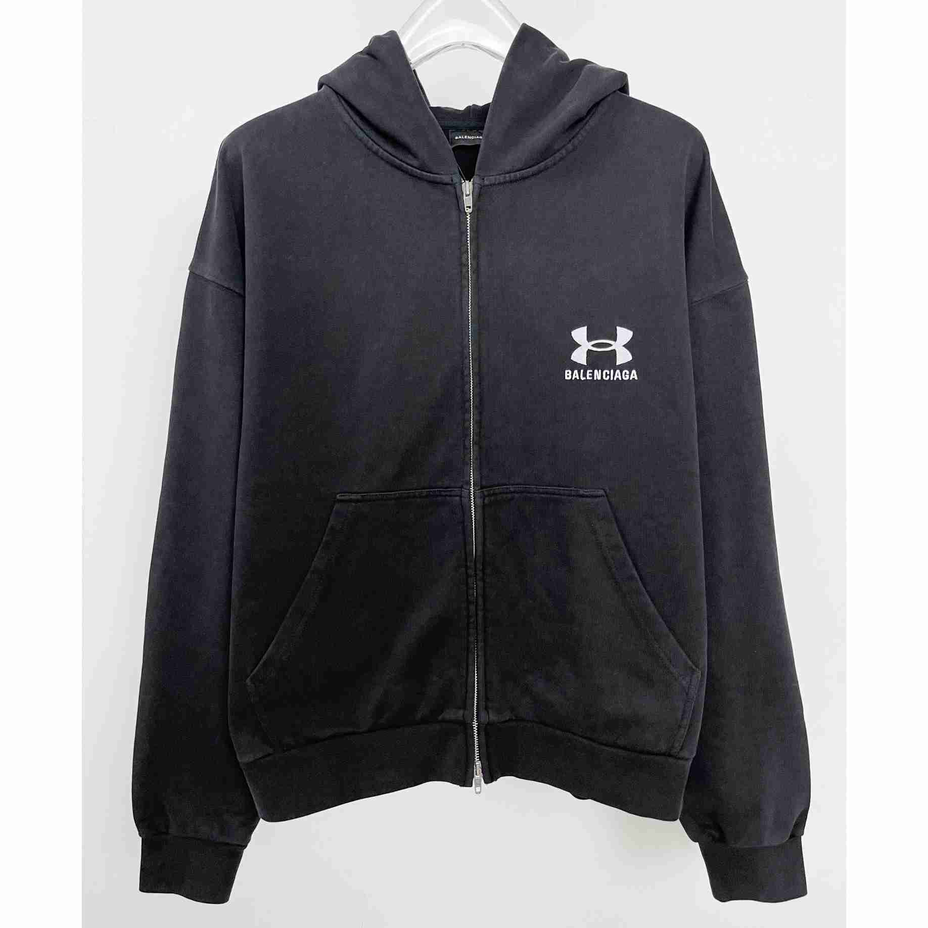 Balenciaga Under Armour® Zip-Up Hoodie Regular Fit In Black - EUR FASHION