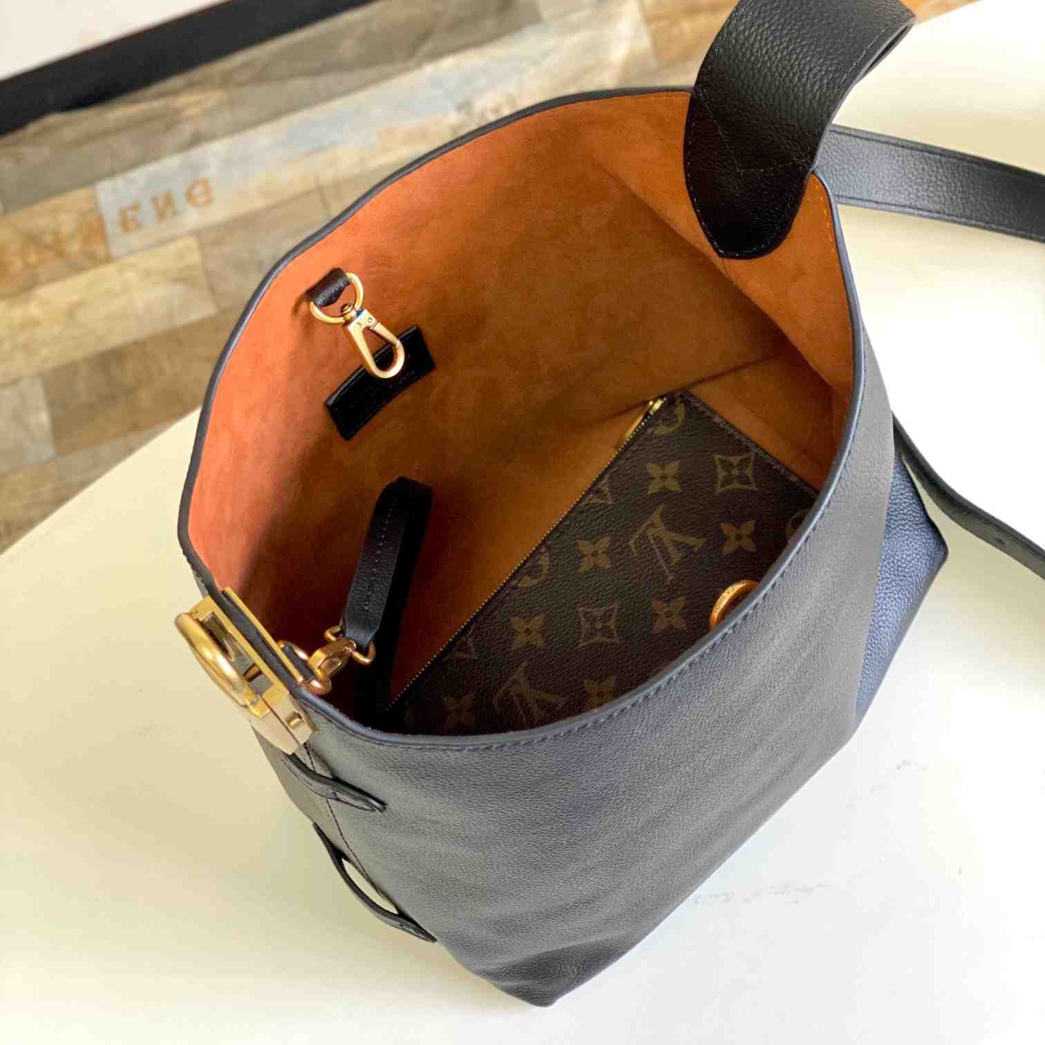 Louis Vuitton Low Key Hobo PM   M25352 - EUR FASHION