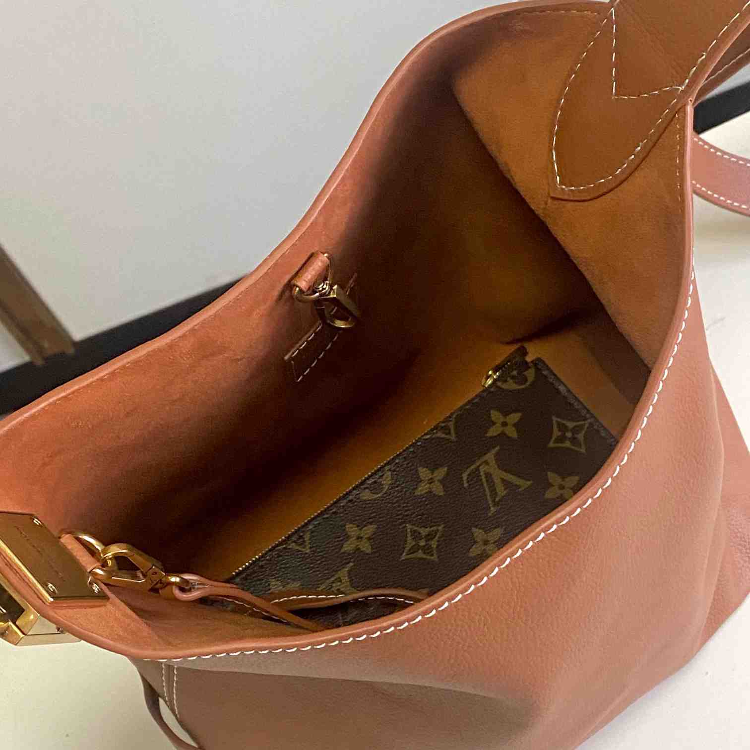 Louis Vuitton Low Key Hobo PM   M25352 - EUR FASHION