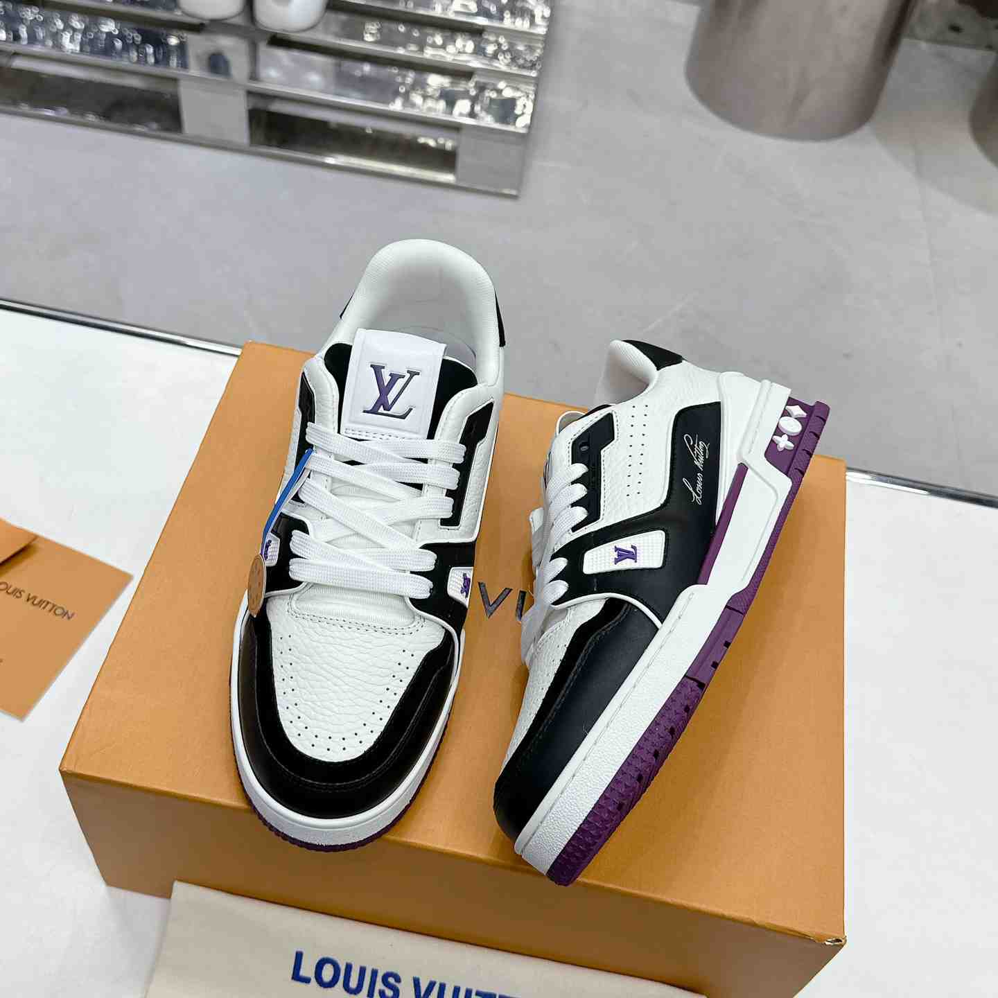 Louis Vuitton LV Trainer Sneaker  1ADDYD - EUR FASHION