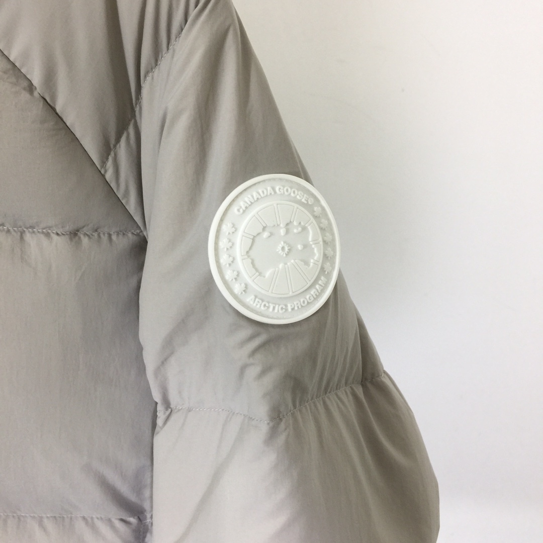 Canada Goose Hooded Jacket - EUR FASHION