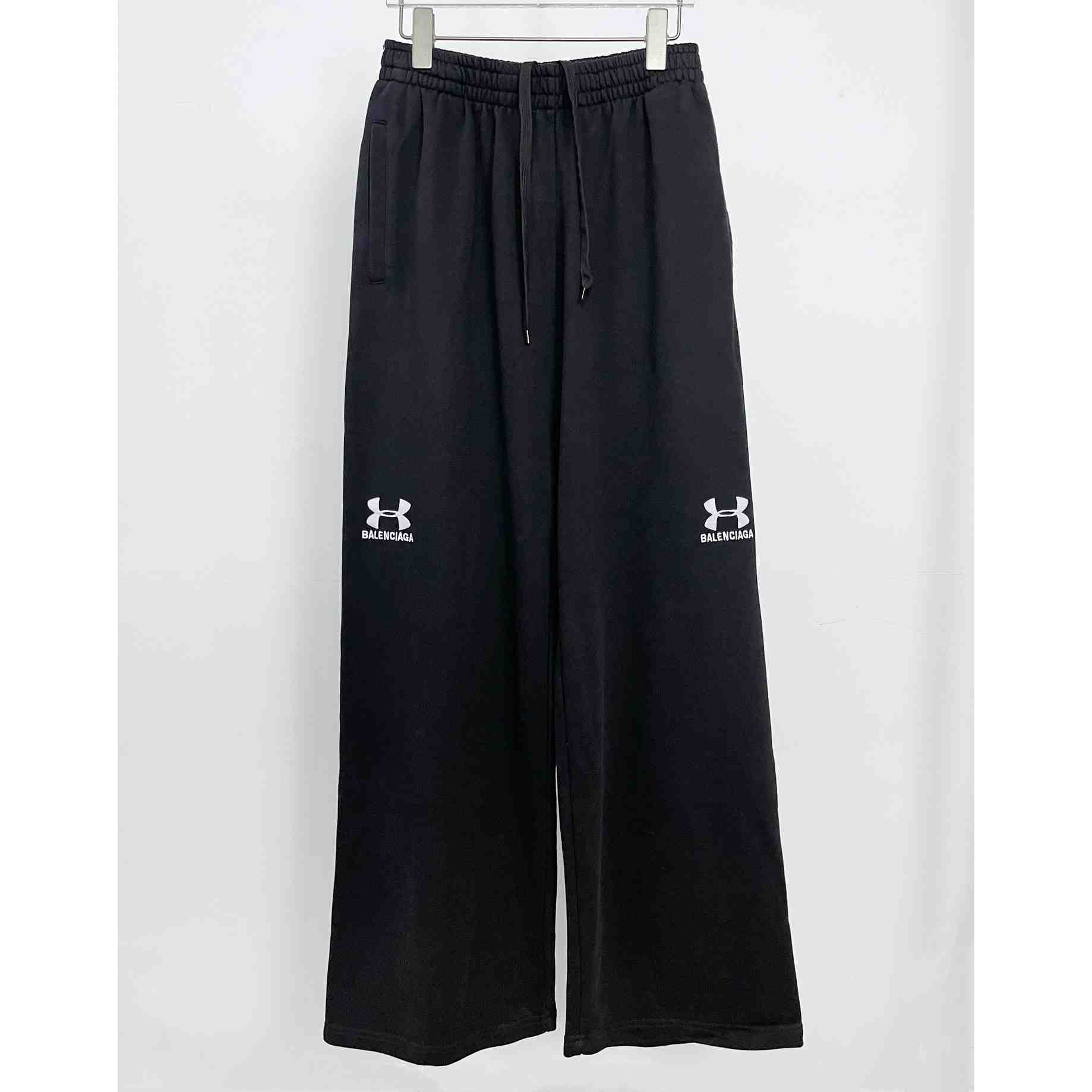 Balenciaga Under Armour® Baggy Sweatpants In Black - EUR FASHION