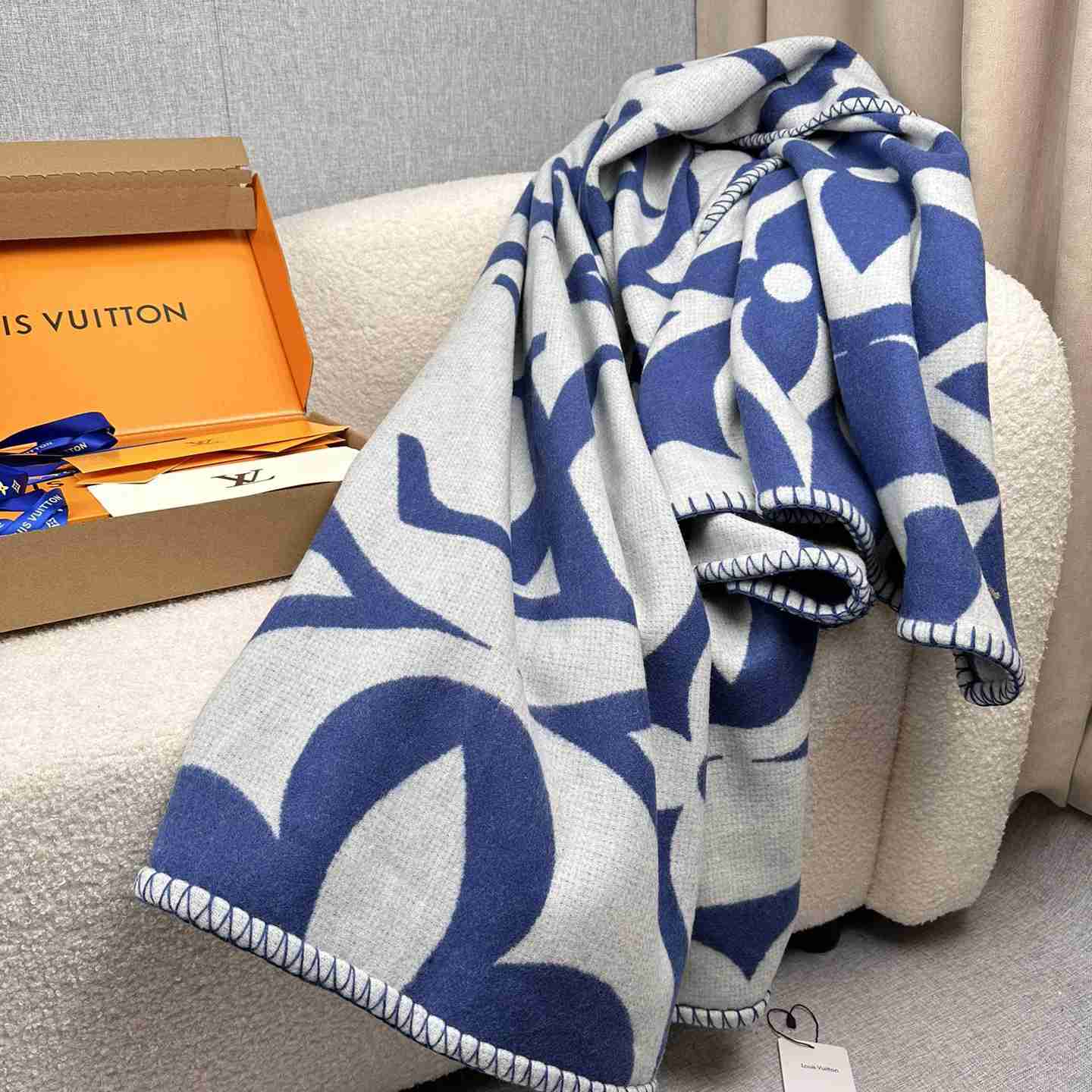 Louis Vuitton LV Medallion Blanket  M79332 - EUR FASHION