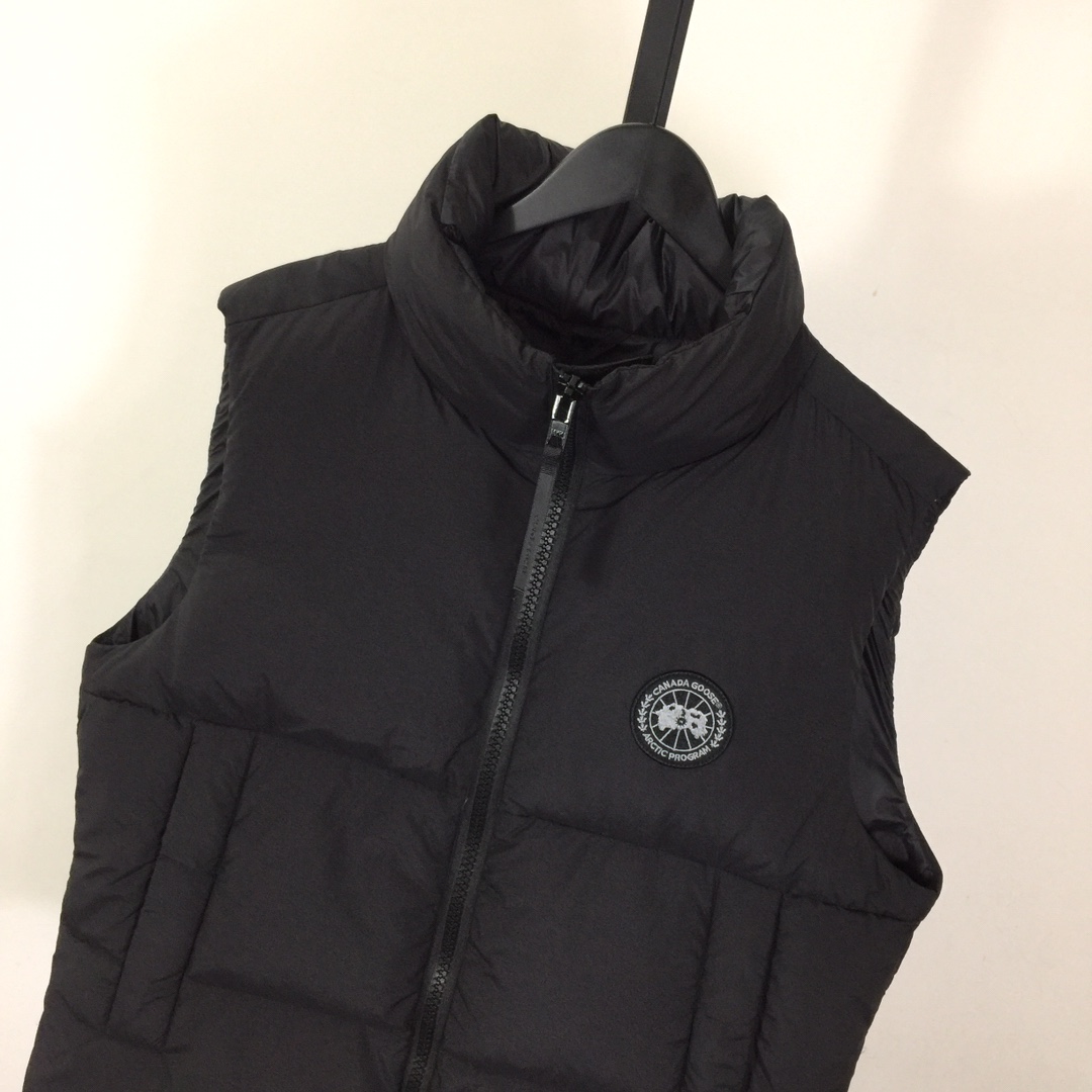 Canada Goose Down Vest - EUR FASHION