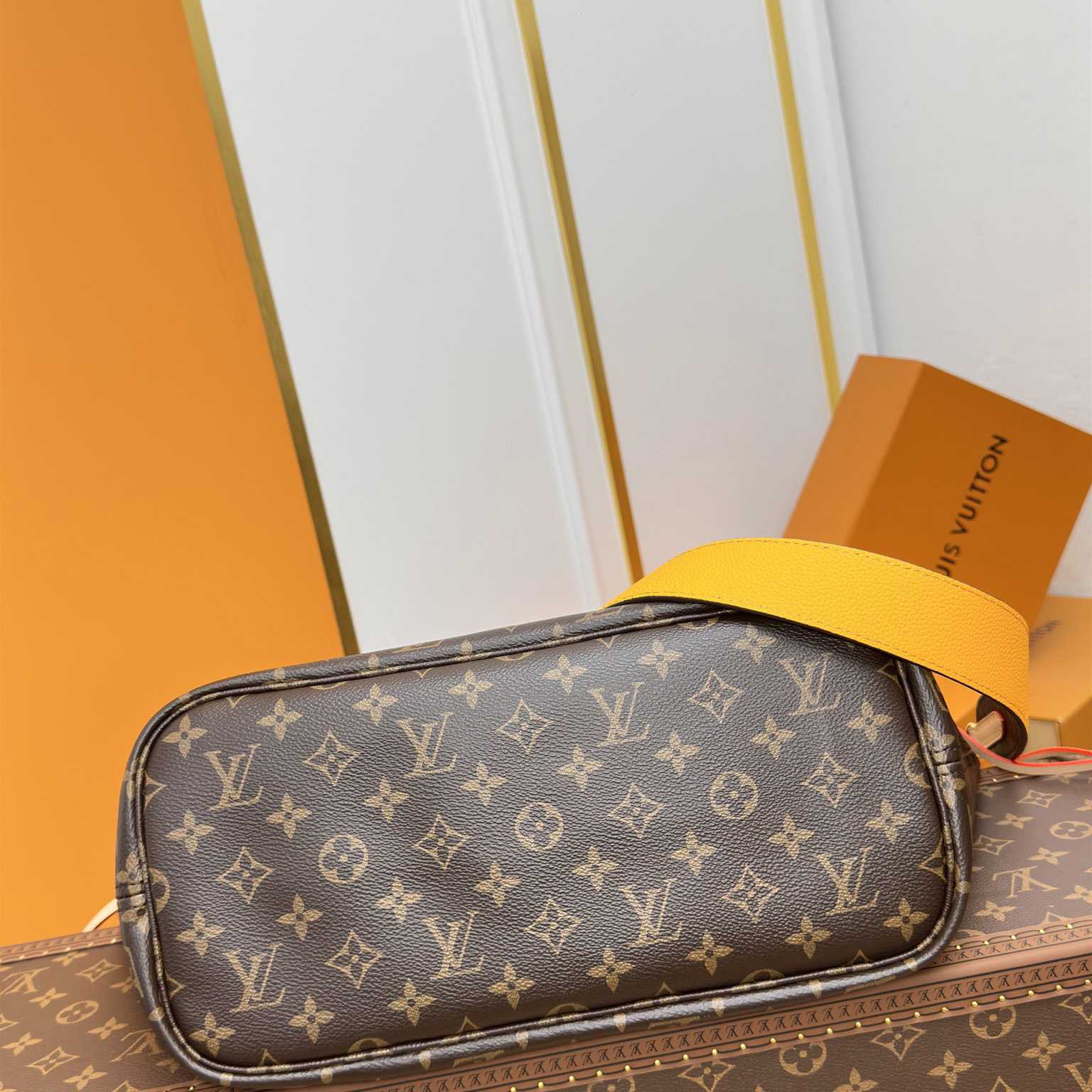 Louis Vuitton Neverfull Bandoulière Inside Out MM   M12096 - EUR FASHION