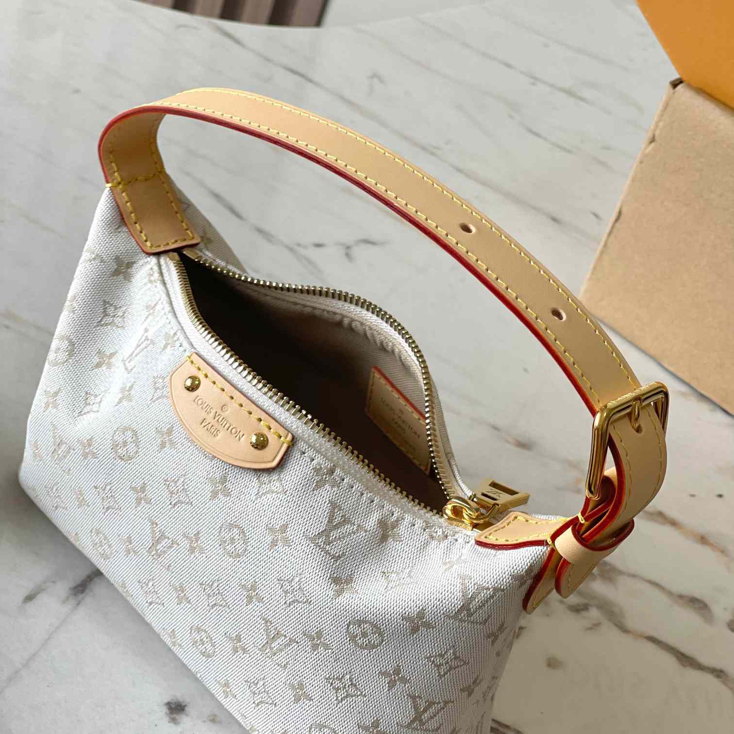 Louis Vuitton Hills Pochette    M12433 - EUR FASHION