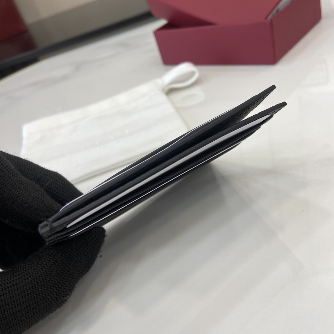 Gucci GG Emblem Embossed Card Case - EUR FASHION