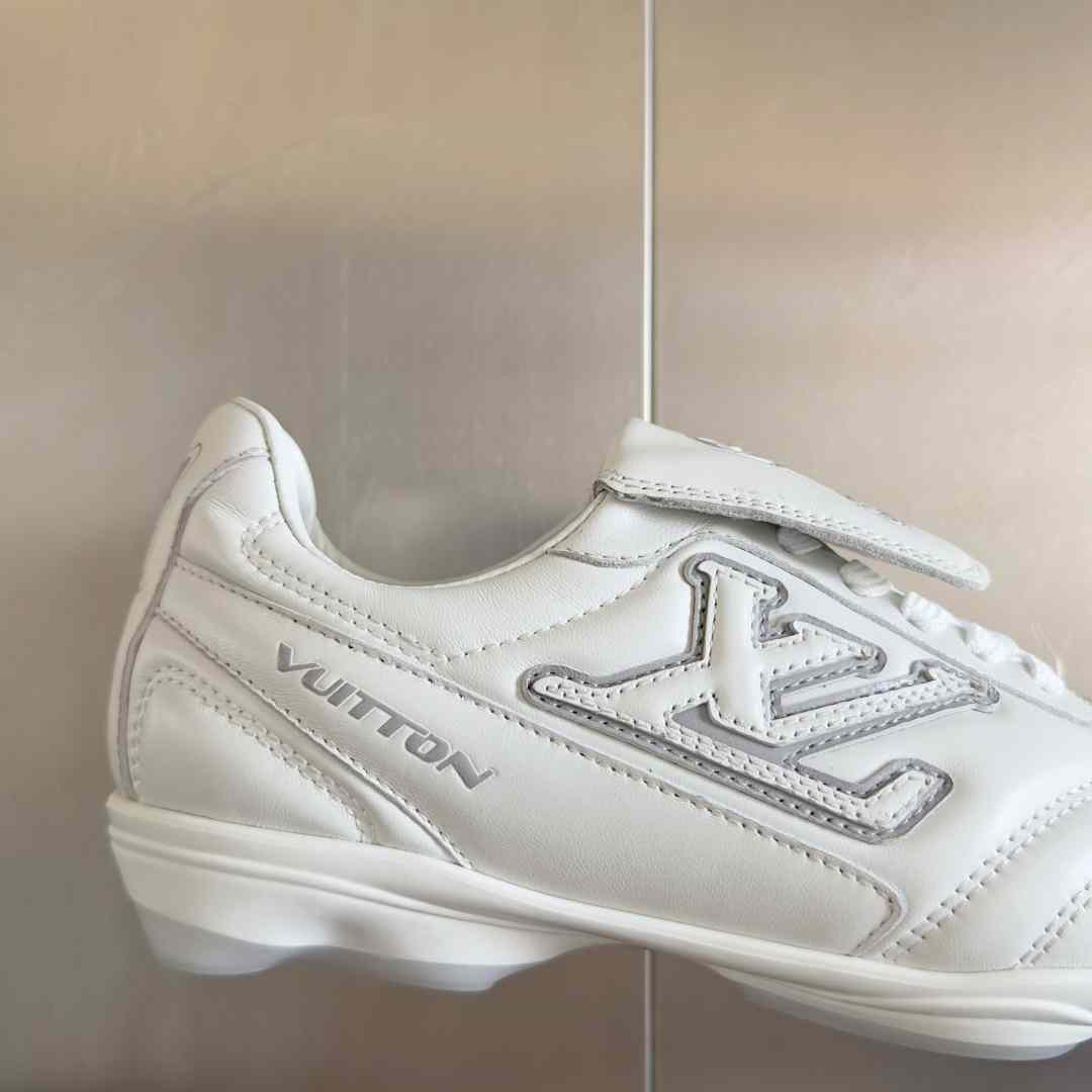 Louis Vuitton LV Footprint Soccer Sneaker   1AHDOA - EUR FASHION