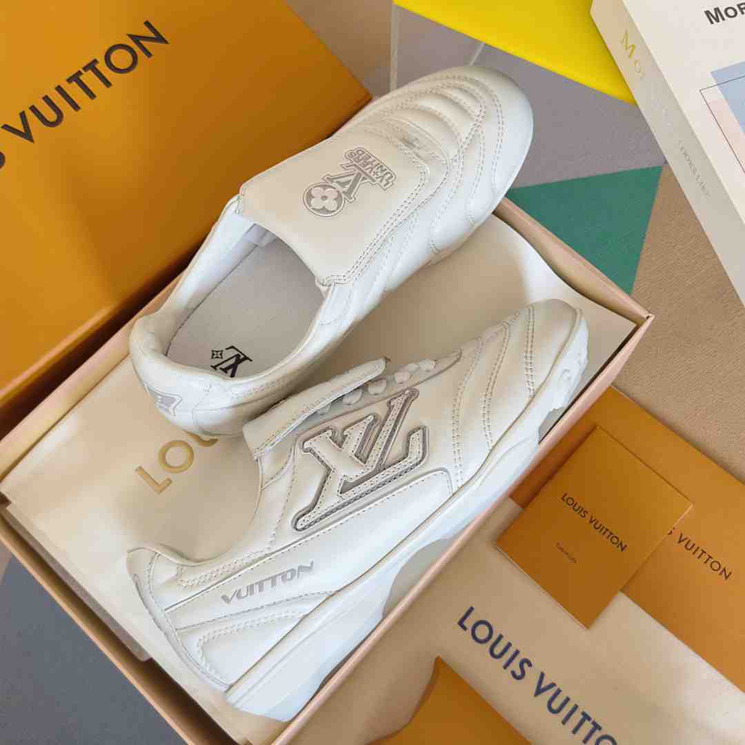 Louis Vuitton LV Footprint Soccer Sneaker   1AHDOA - EUR FASHION