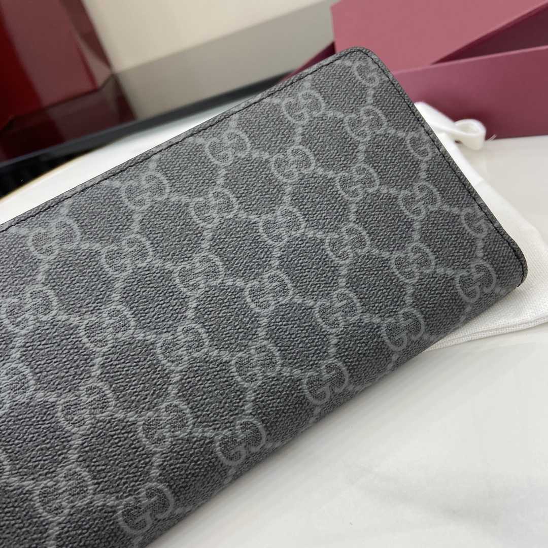 Gucci GG Emblem Around Wallet - EUR FASHION