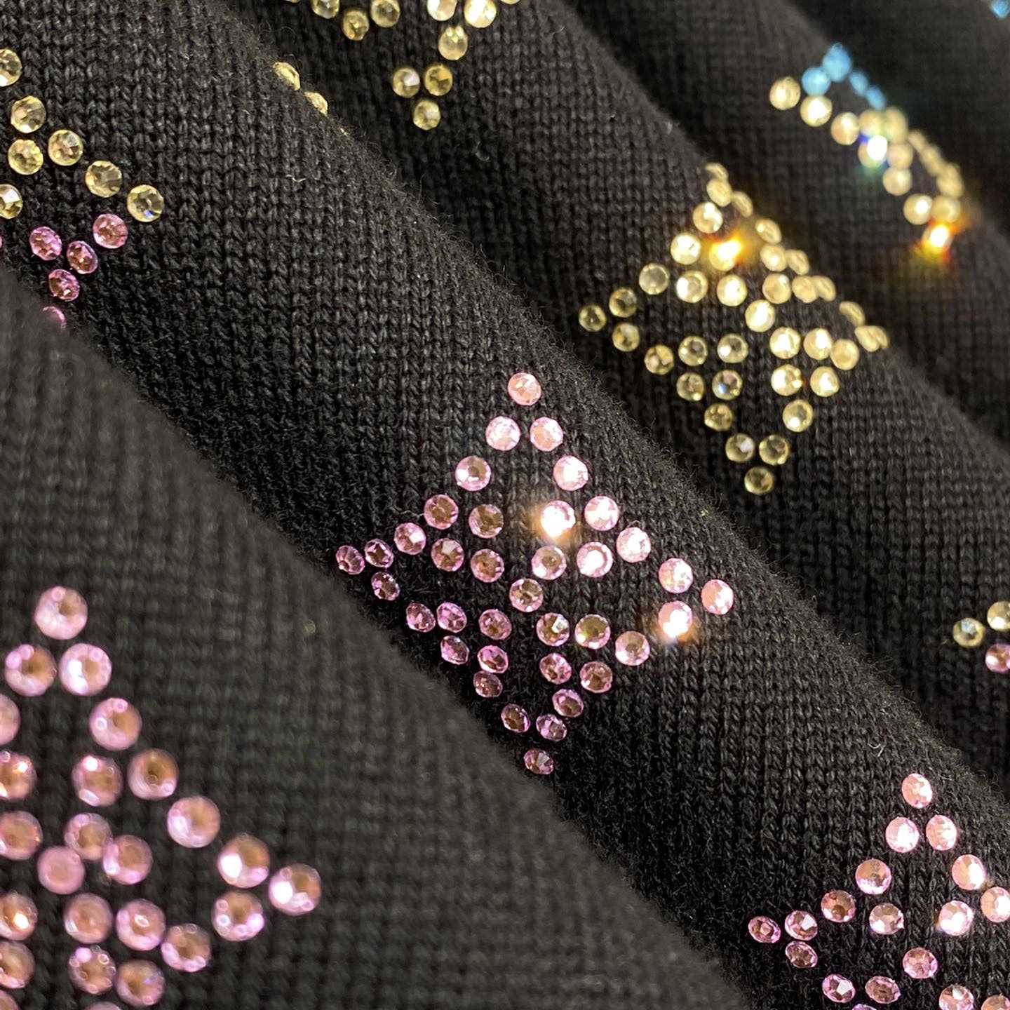 Louis Vuitton Monogram Gradient Embellished Short-Sleeved Crewneck  1AGTLL - EUR FASHION