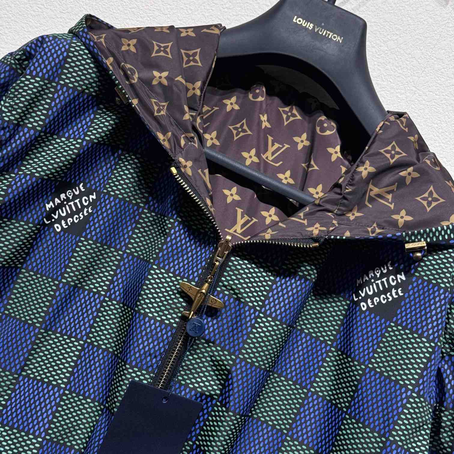 Louis Vuitton Damier Reversible Windbreaker    1AHBIW - EUR FASHION