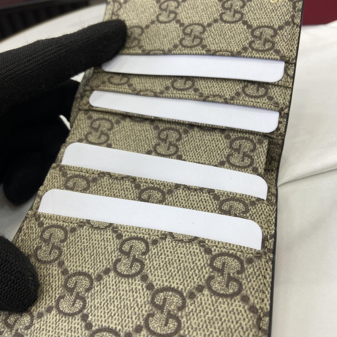 Gucci GG Emblem Bi-fold Embossed Wallet  - EUR FASHION