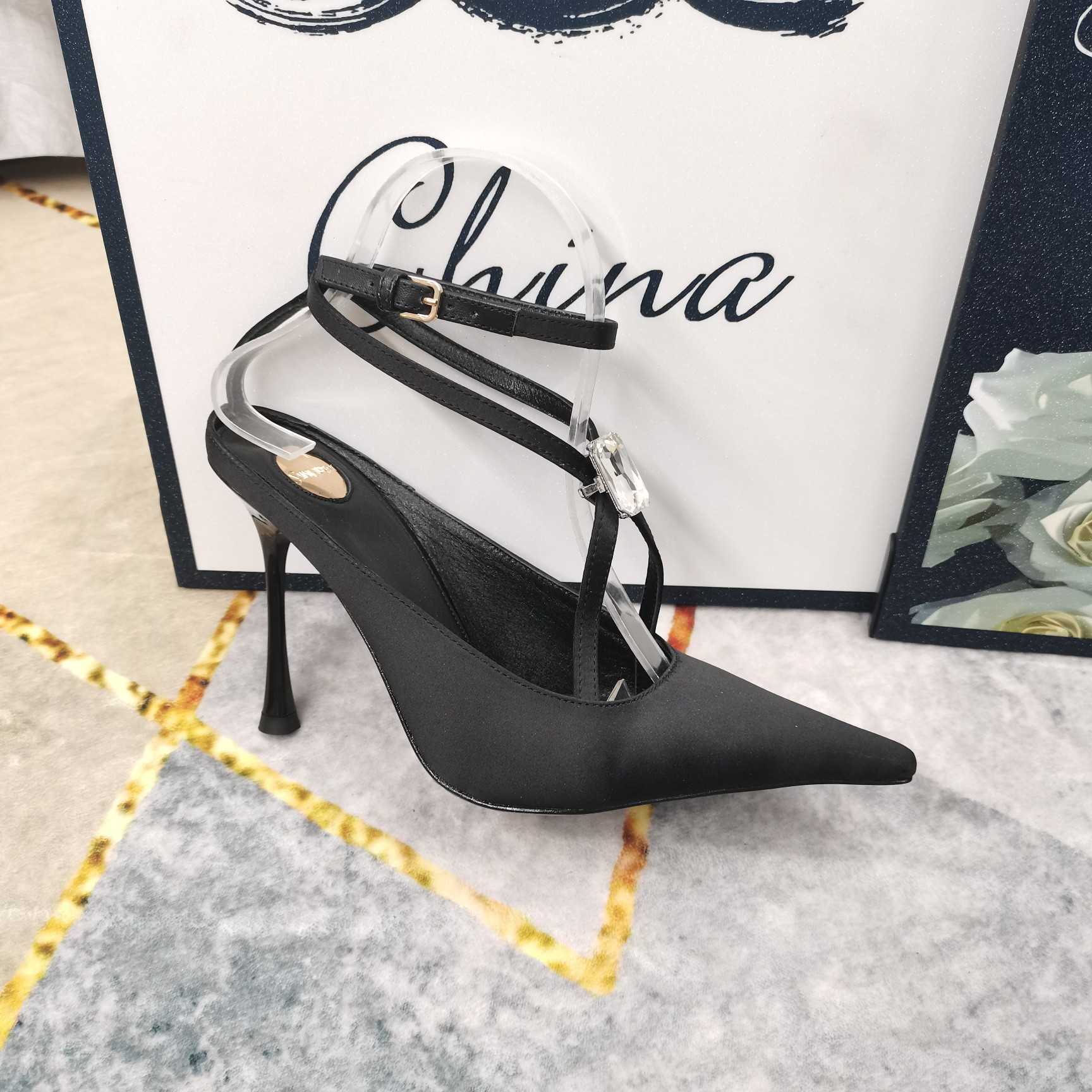 Saint Laurent Harlow Pumps In Satin Crepe And Crystals - EUR FASHION