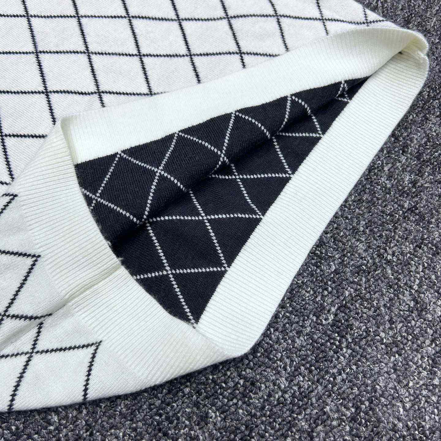 Dior Tied Collar Sweater  - EUR FASHION