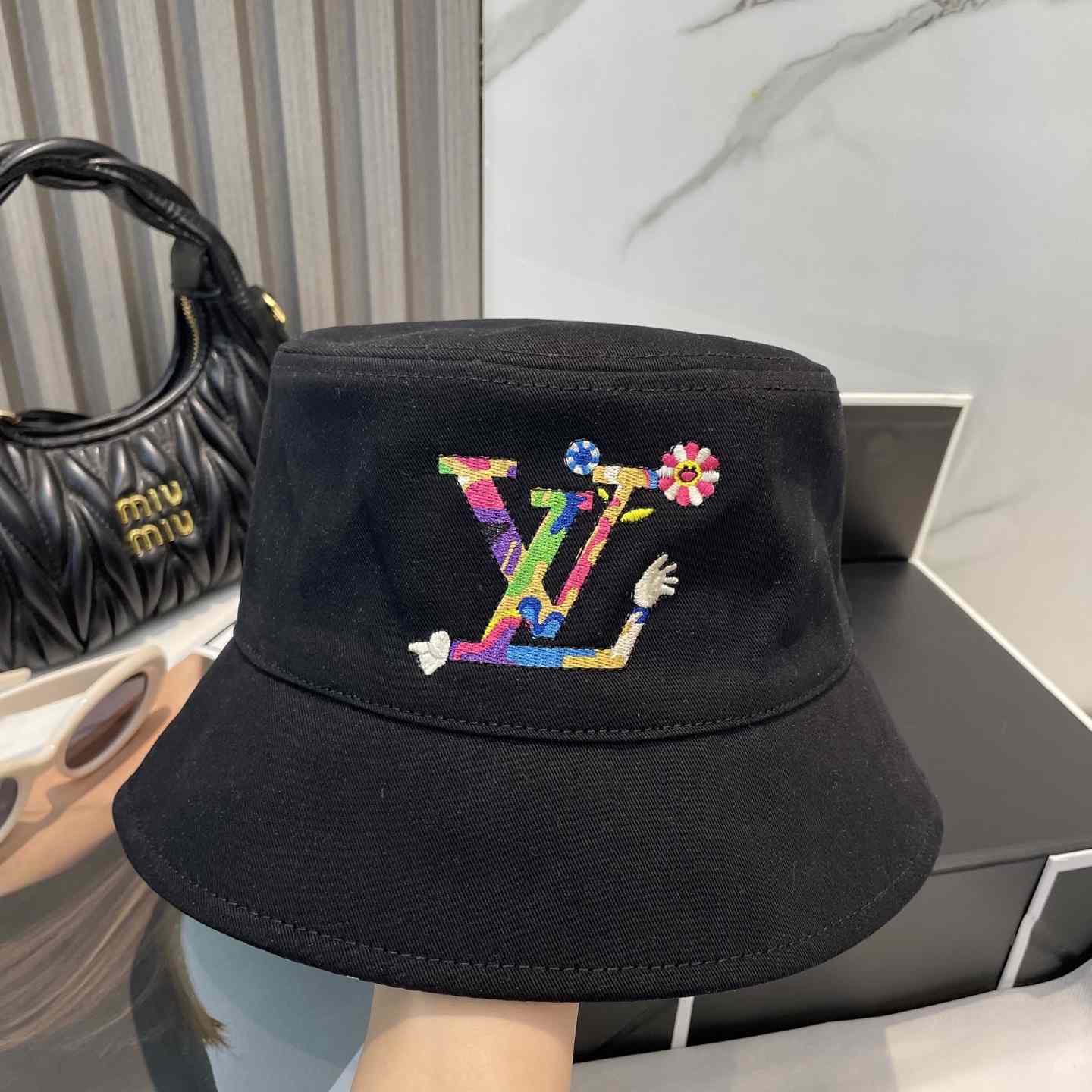 Louis Vuitton LV x TM Reversible Superflat Bucket Hat   M7985 - EUR FASHION