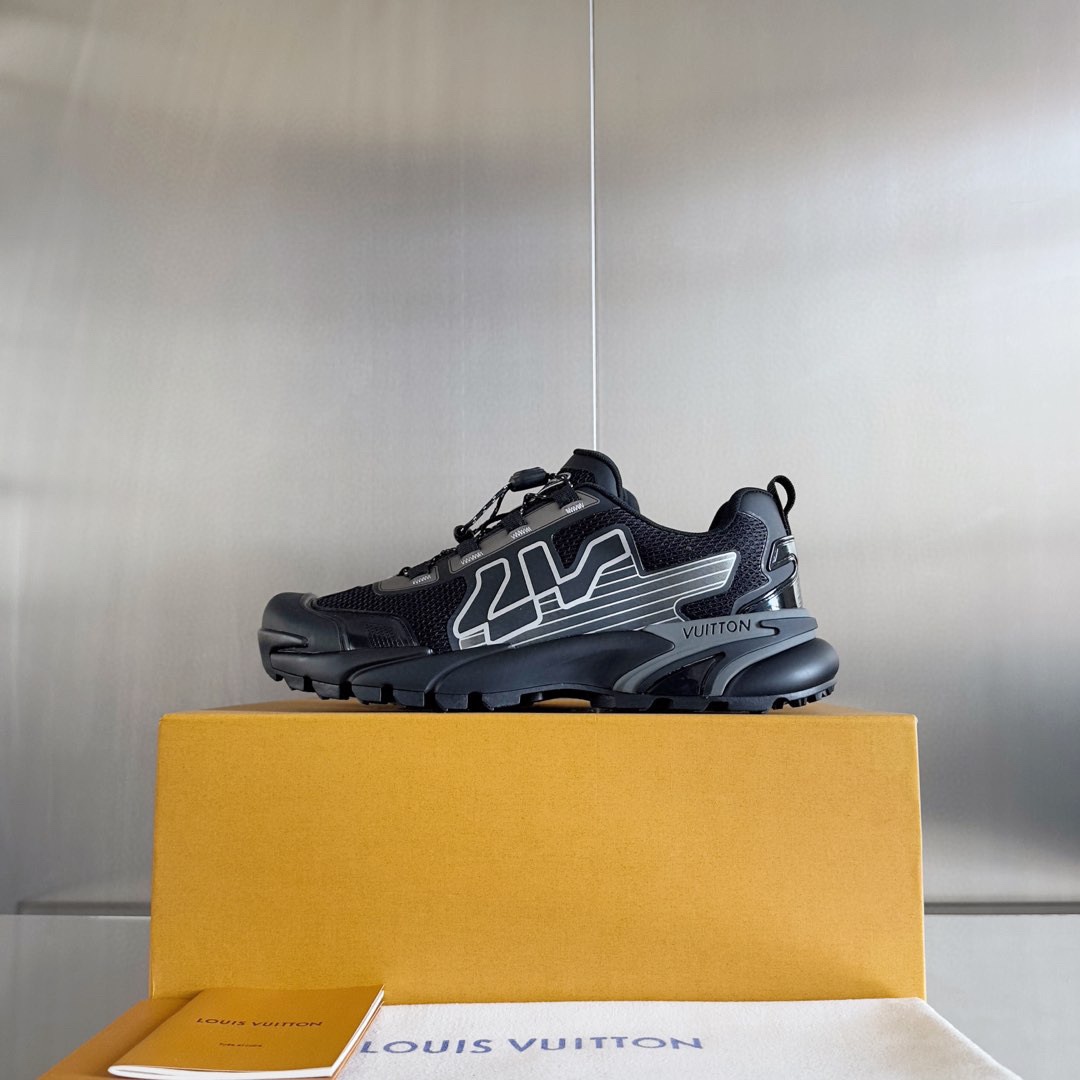Louis Vuitton LV Runner Tatic Sneaker   1ADGZW - EUR FASHION