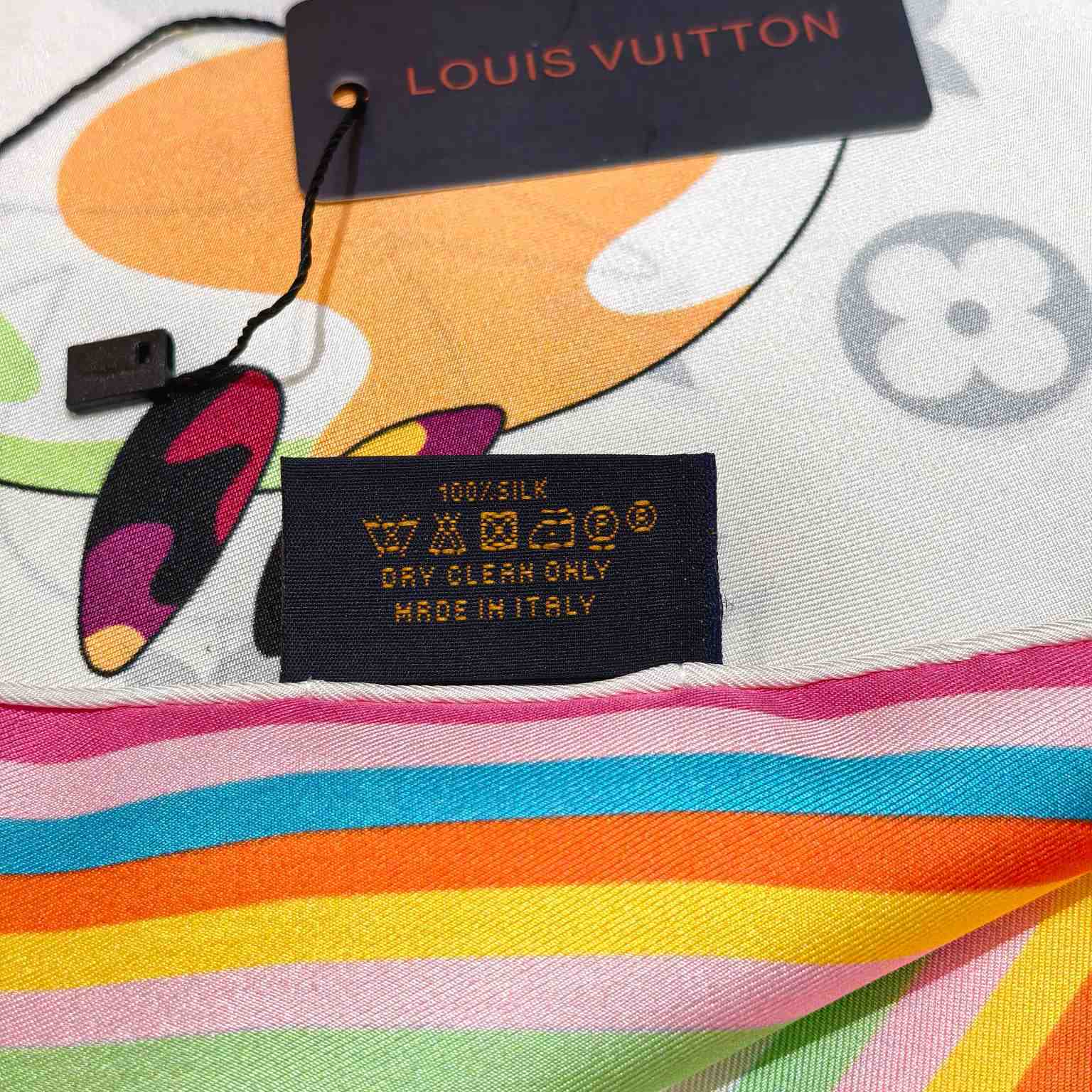 Louis Vuitton LV x TM Monogram Superflat Characters Square 90    - EUR FASHION