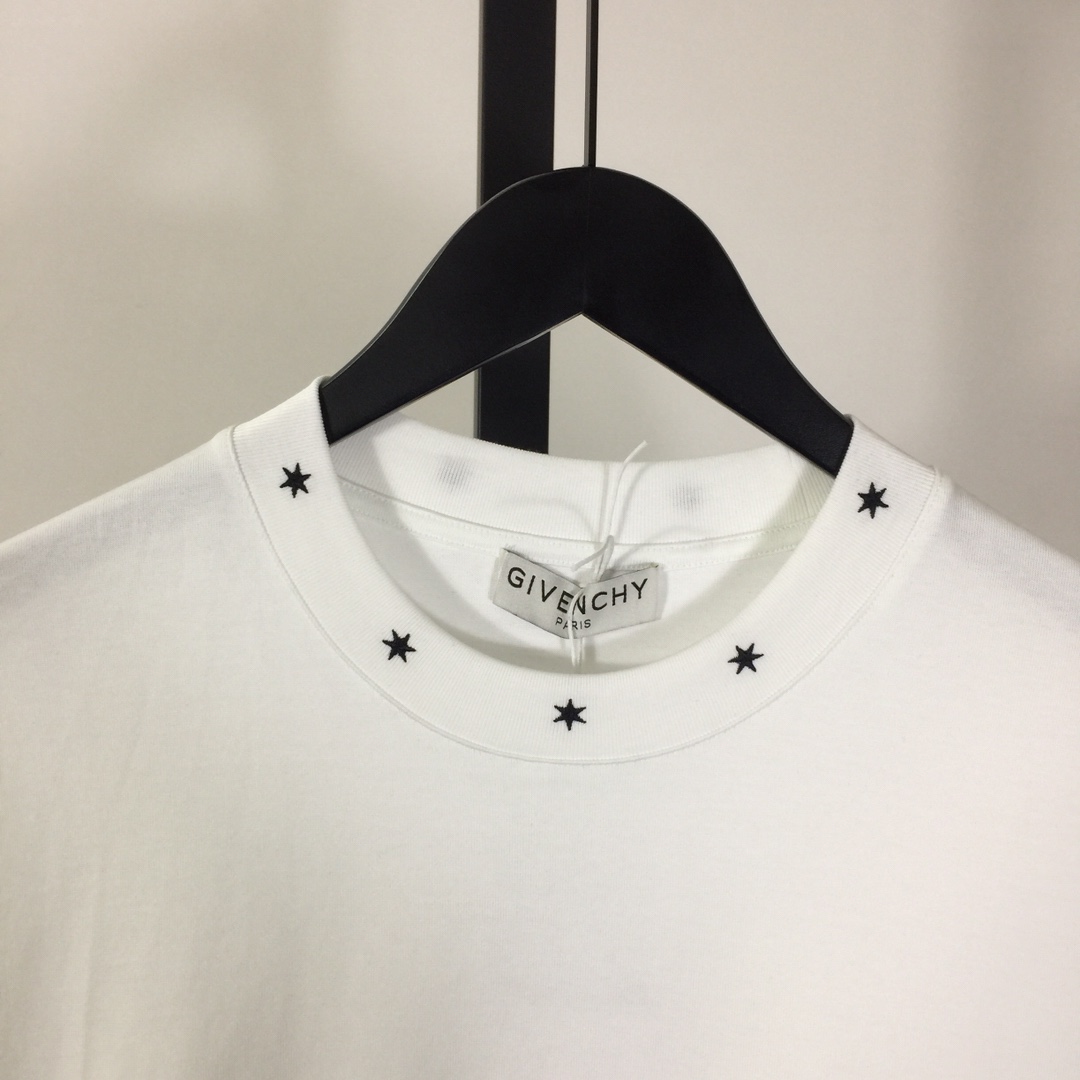 Givenchy T-shirt In Cotton - EUR FASHION