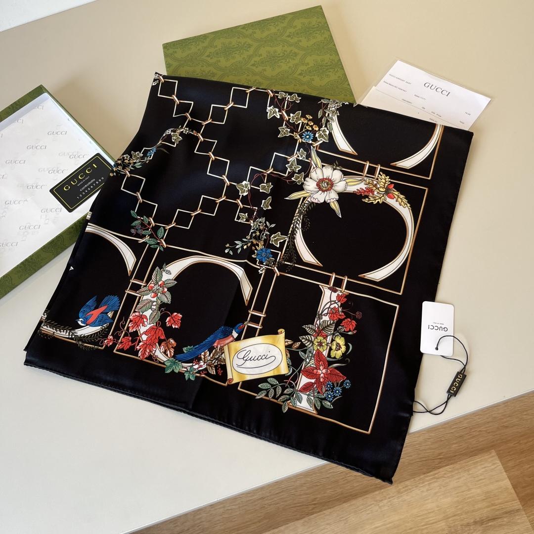 Gucci Printed Silk Twill Carré - EUR FASHION