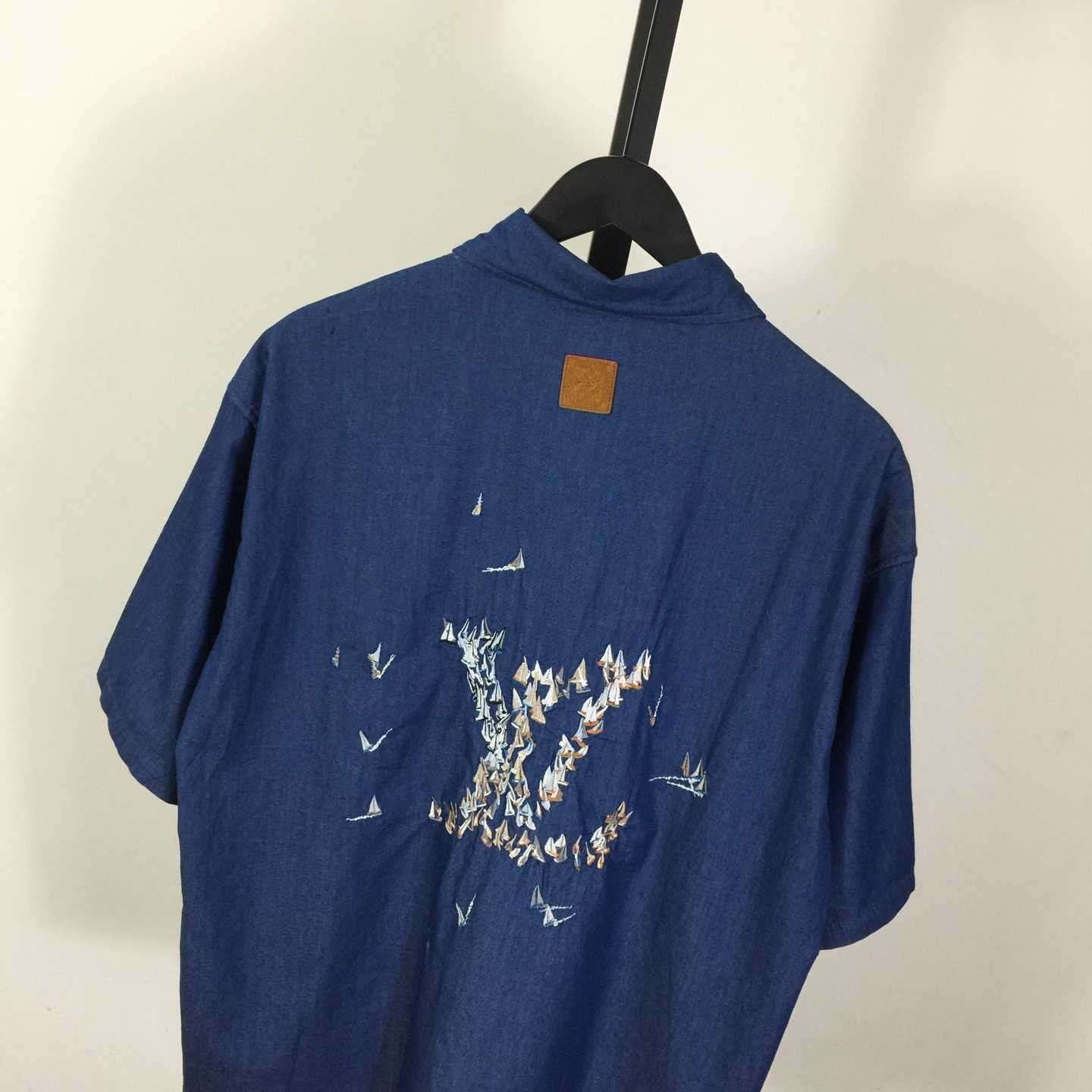 Louis Vuitton Embroidered Chambray Short-Sleeved Shirt   1AHVVX - EUR FASHION
