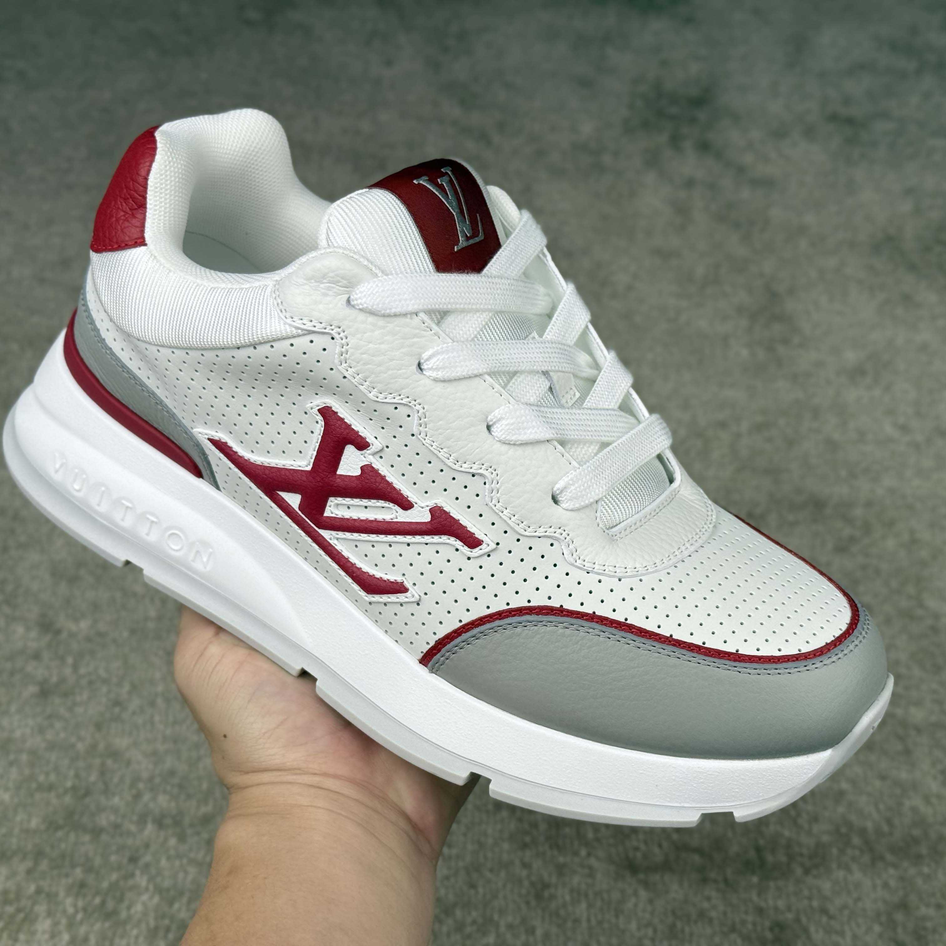 Louis Vuitton LV Classic Sneaker    - EUR FASHION