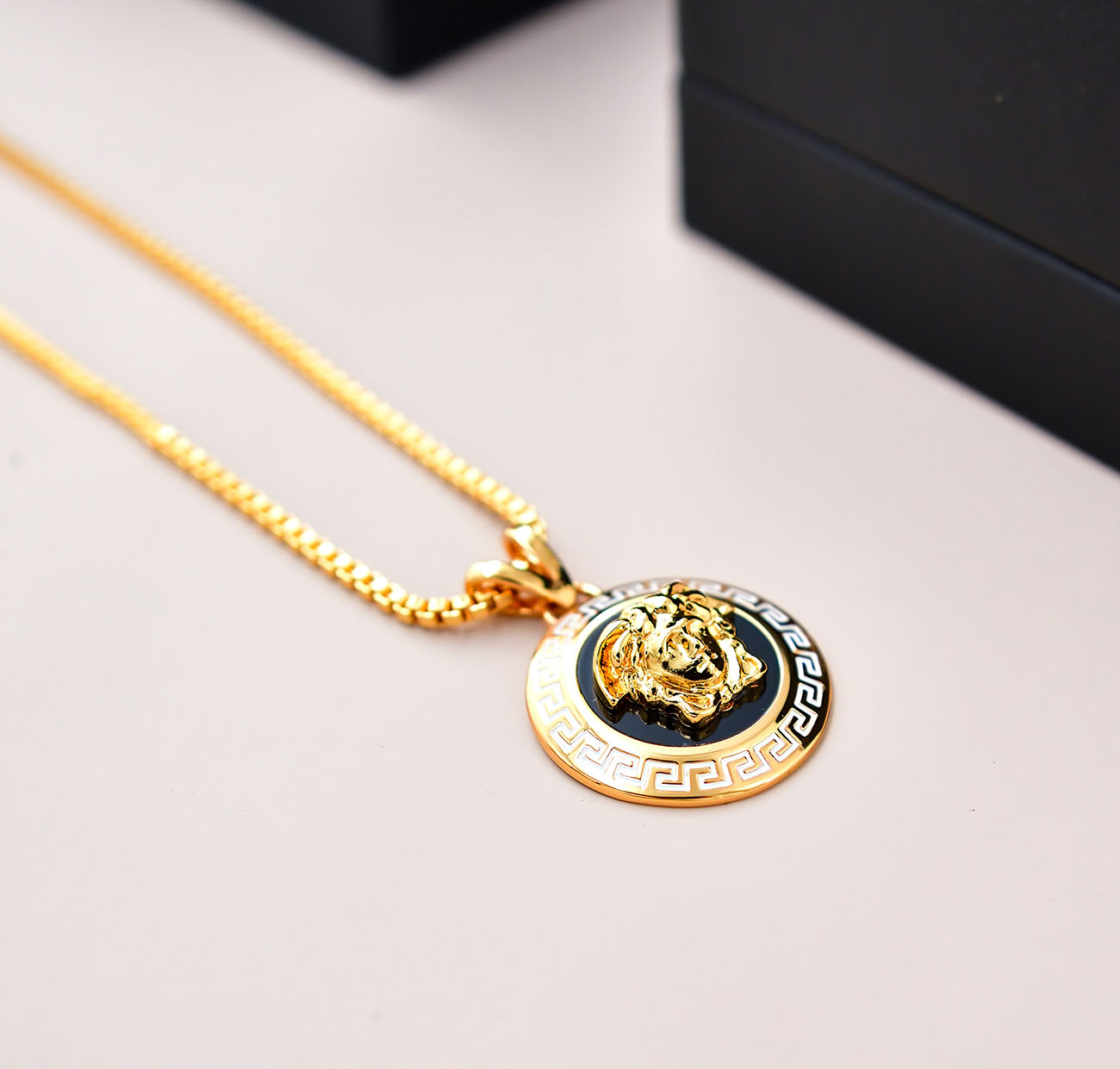Versace Medusa Pendant Necklaces - EUR FASHION