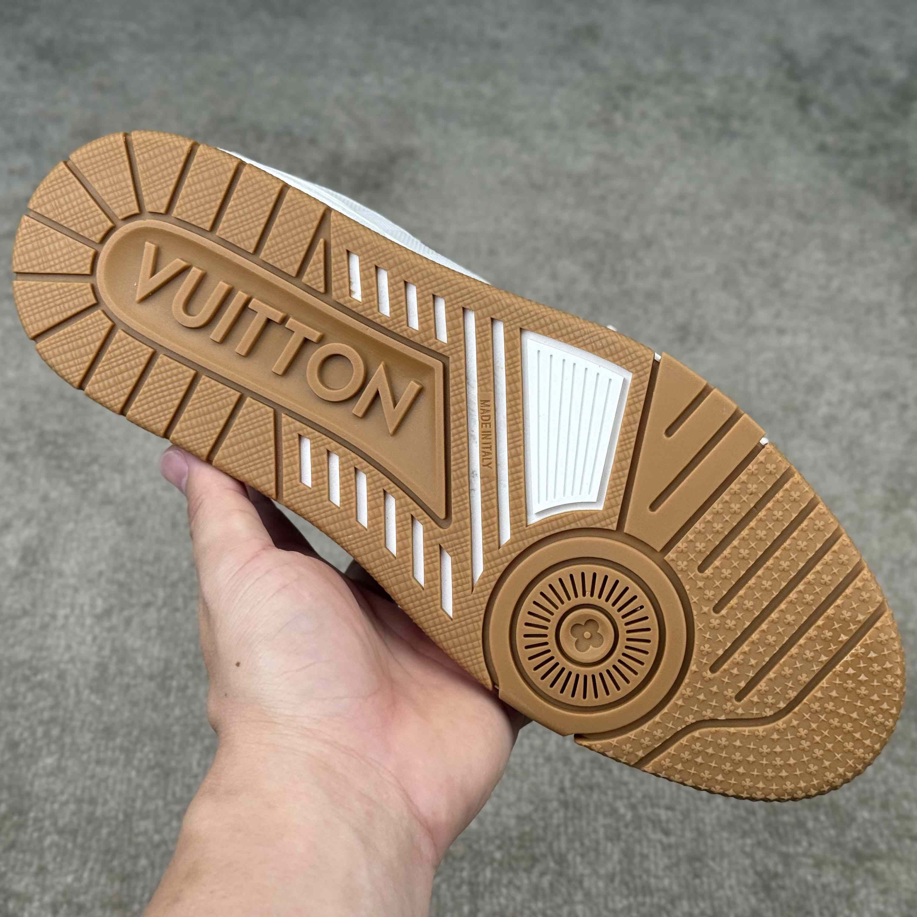 Louis Vuitton LV Trainer Sneaker   1AHTSM - EUR FASHION