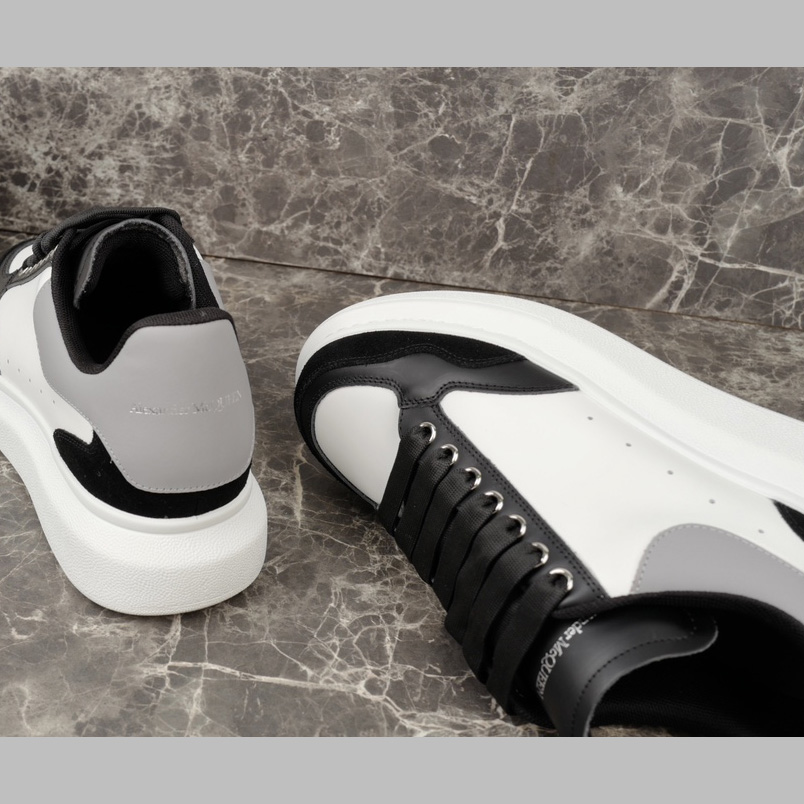 Alexander McQueen Oversized Sneaker 'Black White Grey' - EUR FASHION
