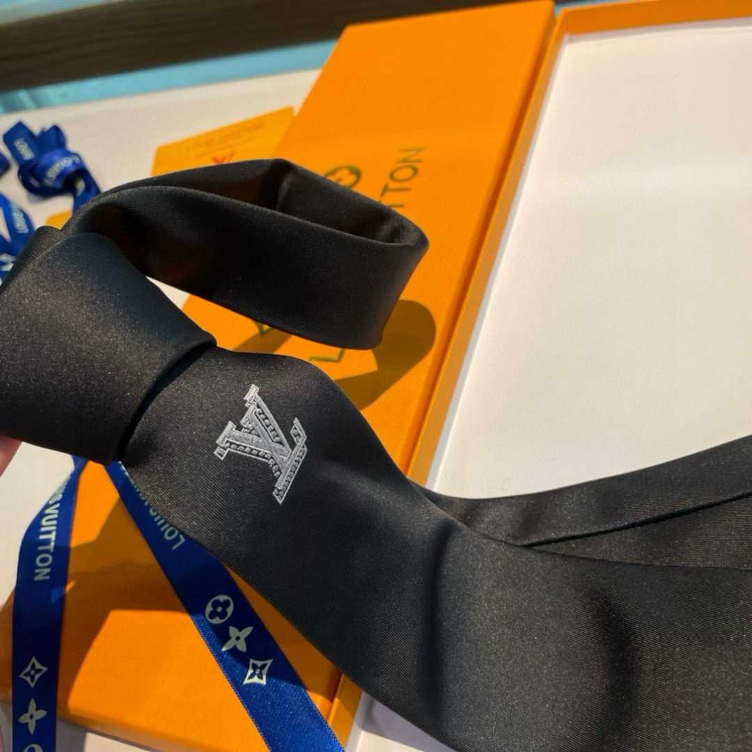 Louis Vuitton Tie - EUR FASHION