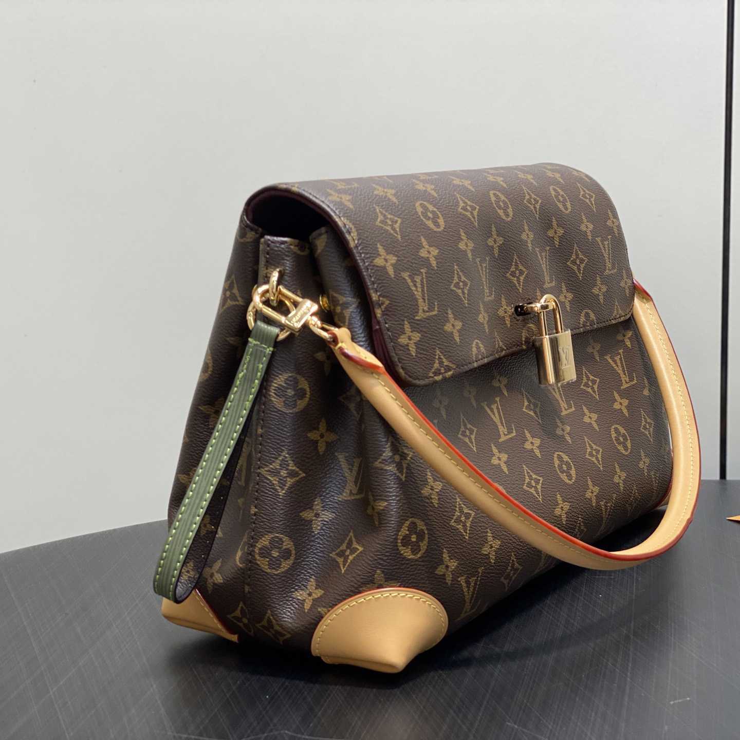 Louis Vuitton Hide Away MM   M14473 - EUR FASHION