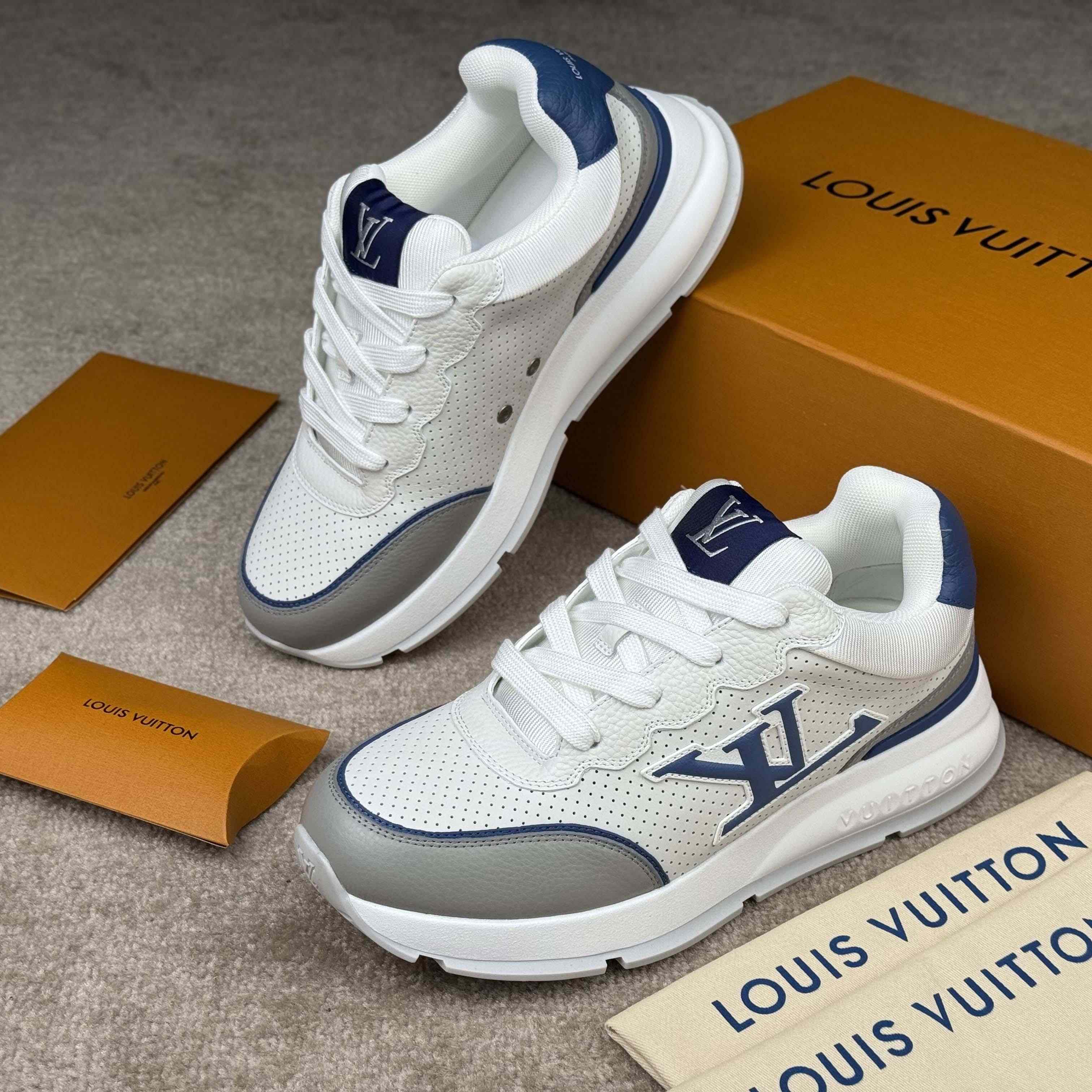 Louis Vuitton LV Classic Sneaker   1AHSV0 - EUR FASHION