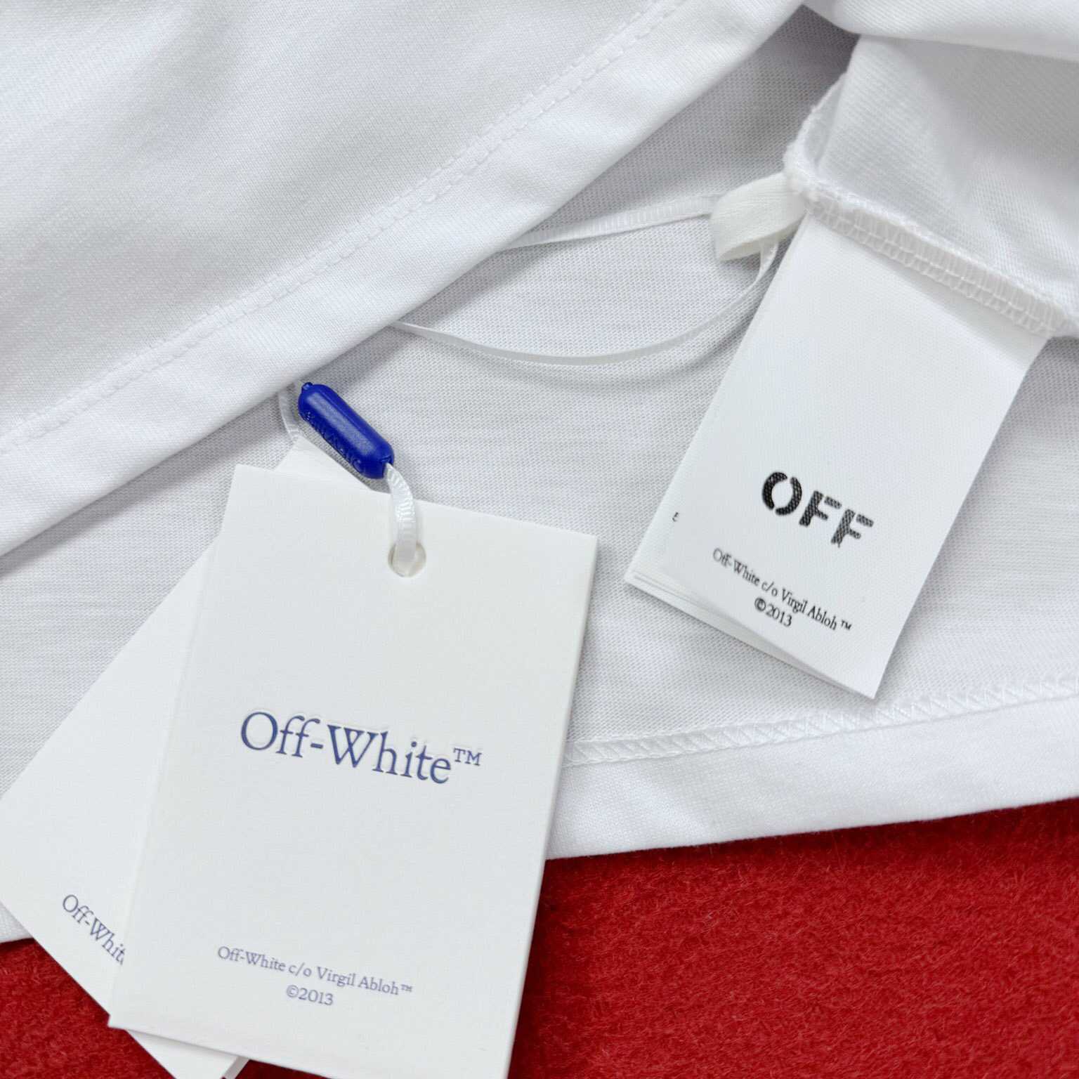 Off-White Spray Arrow T-Shirt - EUR FASHION