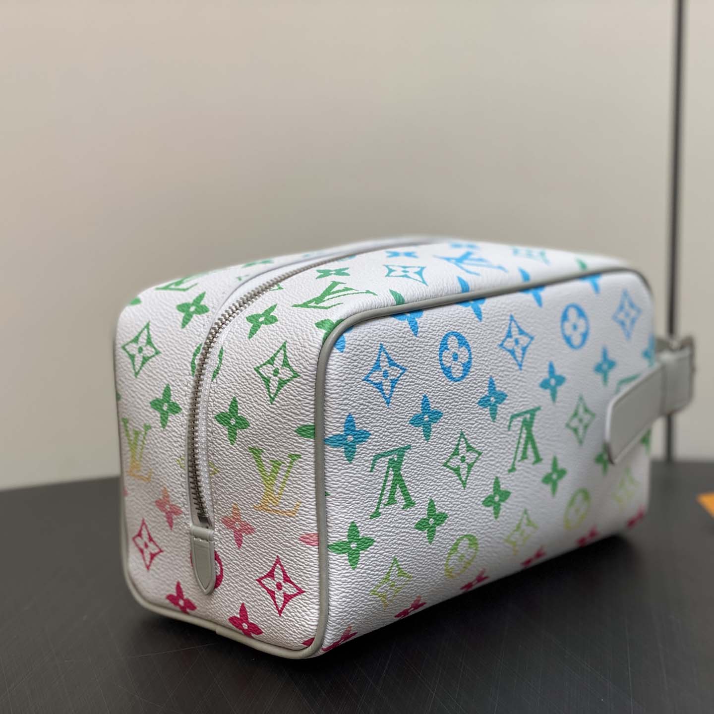 Louis Vuitton Dopp Kit   (23×13×12cm)  M14034 - EUR FASHION
