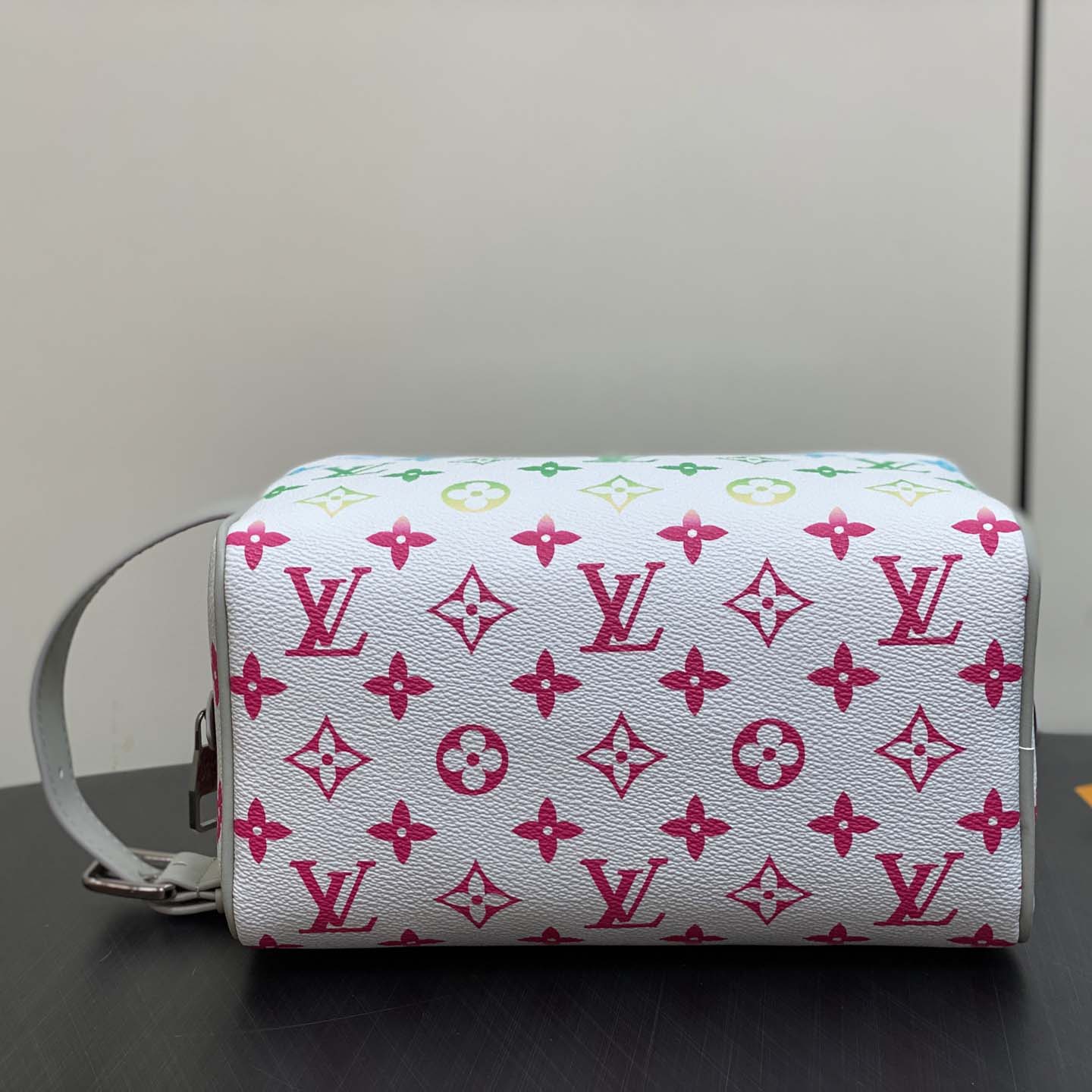 Louis Vuitton Dopp Kit   (23×13×12cm)  M14034 - EUR FASHION