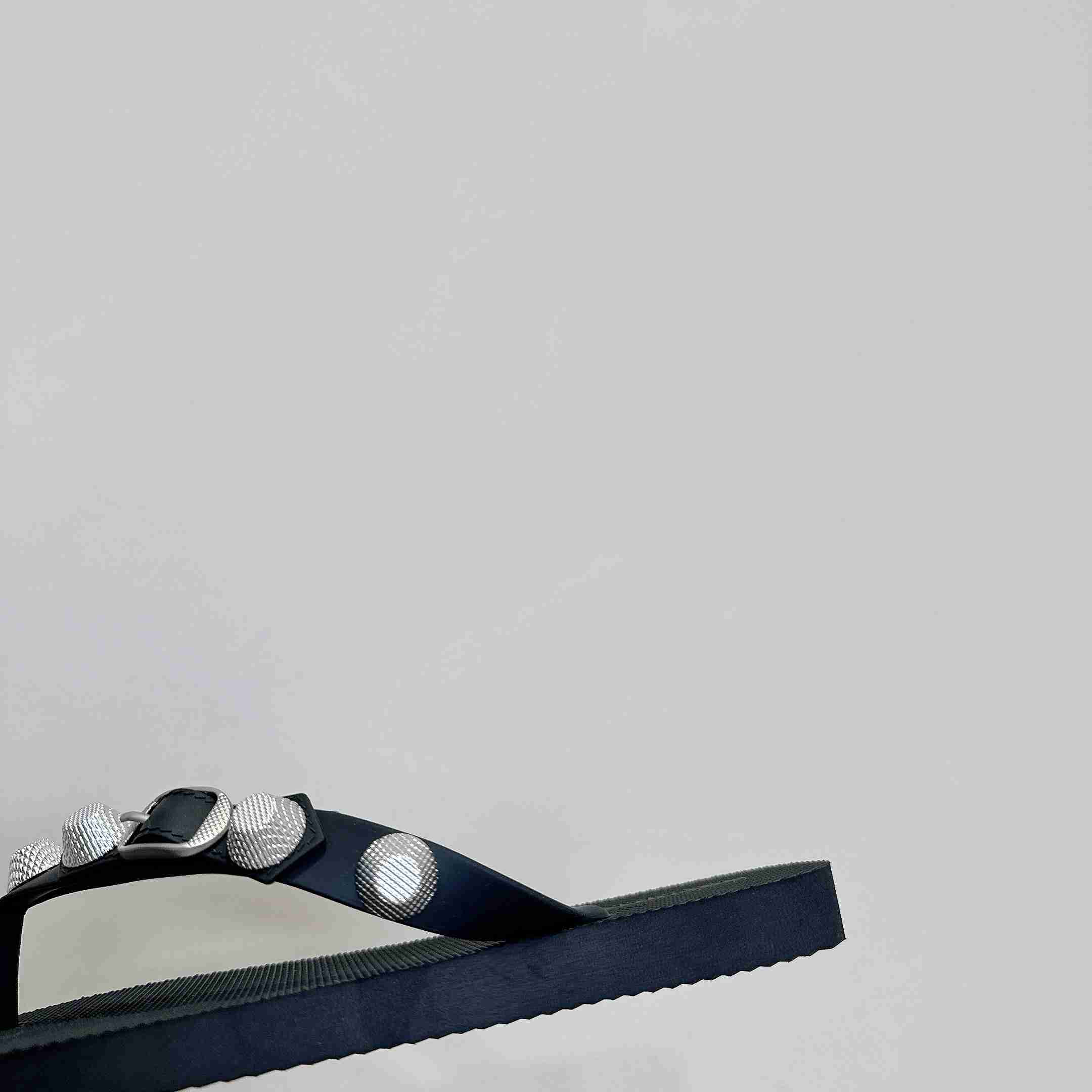 Balenciaga Cagole Thong Sandal In Black - EUR FASHION