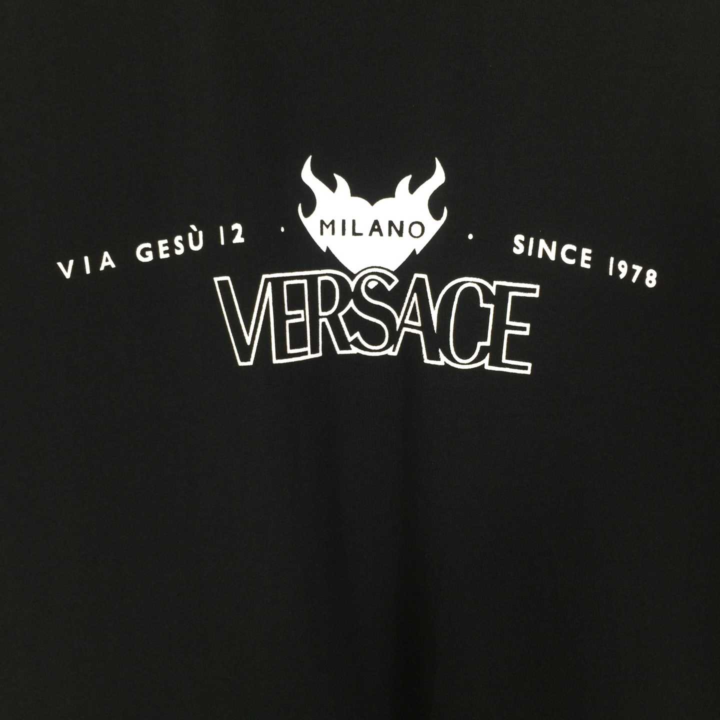 Versace Logo T-shirt - EUR FASHION
