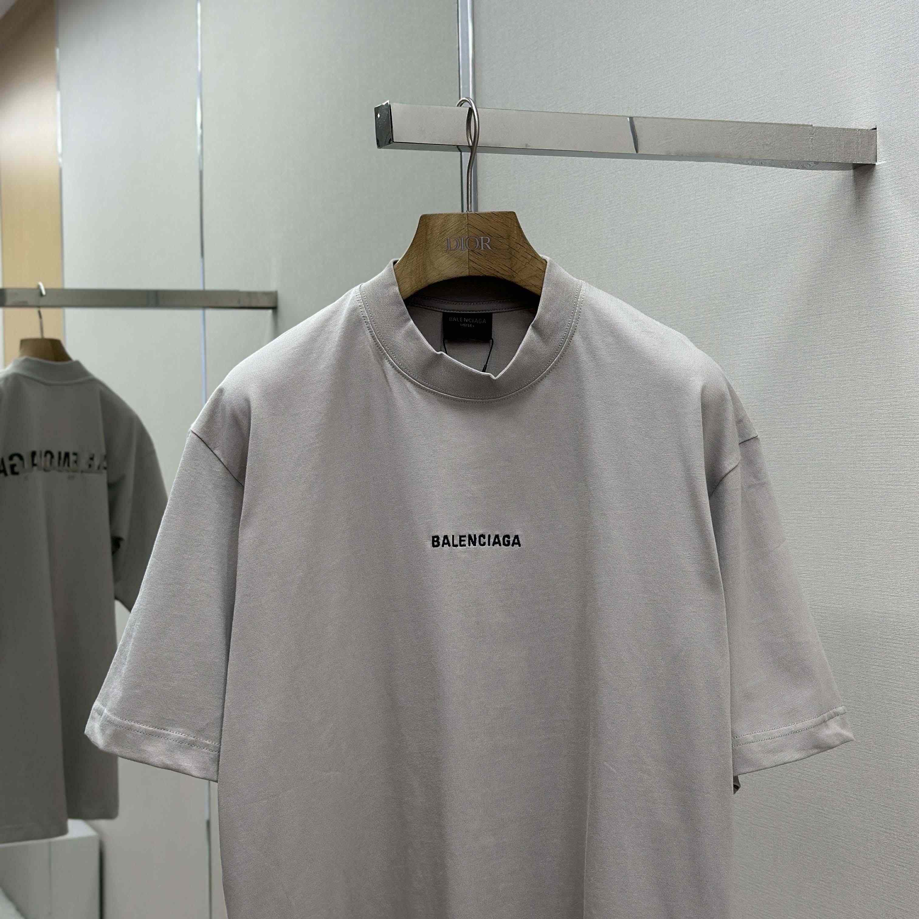 Balenciaga Unisex Medium-fit T-shirt In Vintage-jersey - EUR FASHION