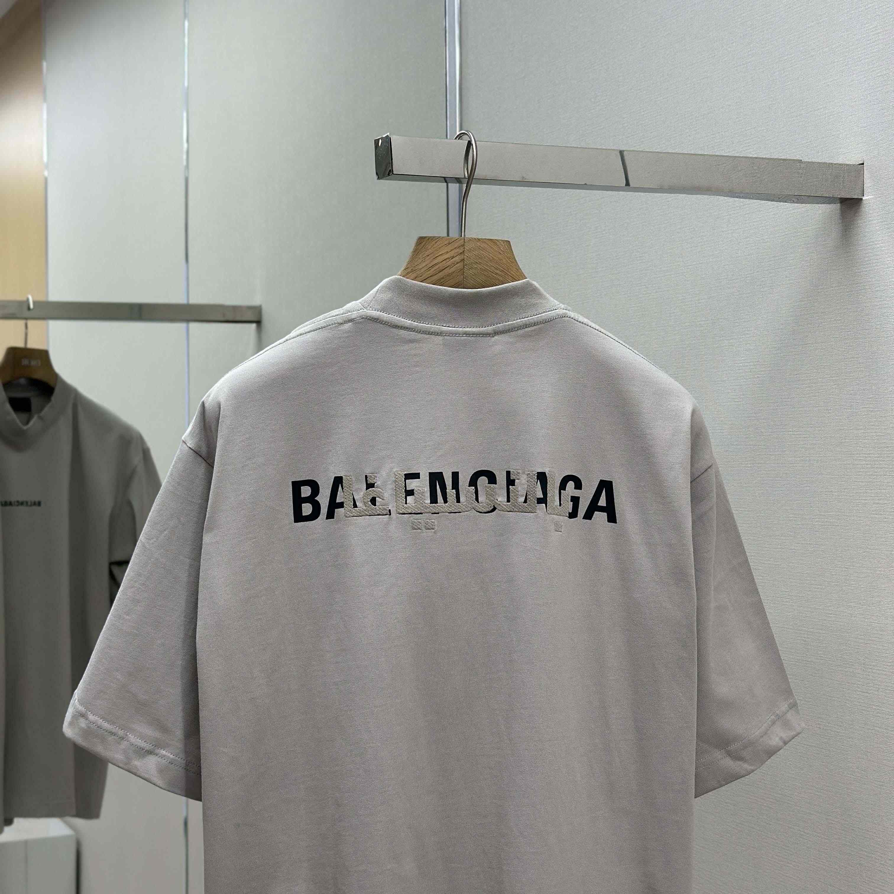 Balenciaga Unisex Medium-fit T-shirt In Vintage-jersey - EUR FASHION
