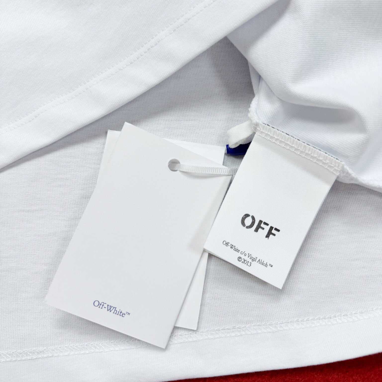 Off-White Roses Arrows-print T-shirt  - EUR FASHION