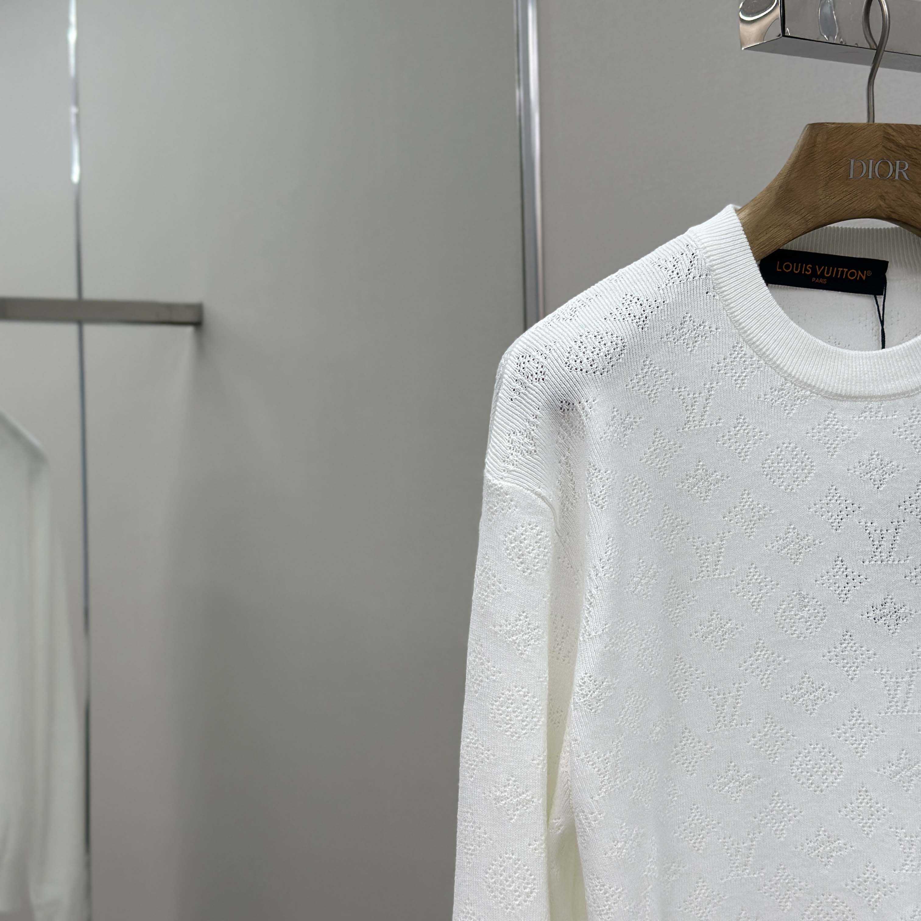 Louis Vuitton Monogram Pointelle Cotton Pullover   1AGJHC - EUR FASHION