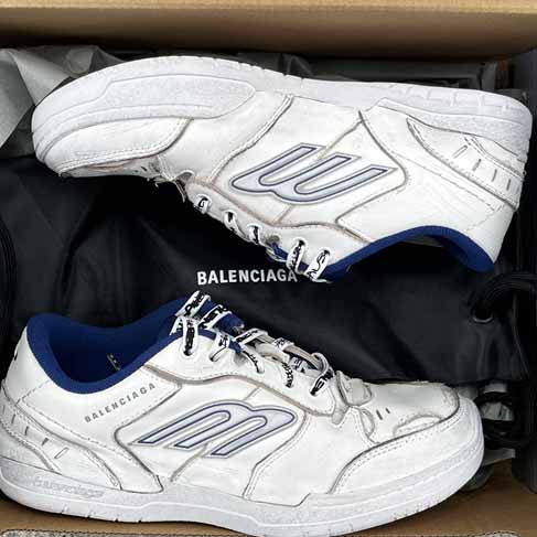 Balenciaga Hamptons Worn-Out Sneaker In White, Dark Blue And Grey Cowskin And Polyester - EUR FASHION