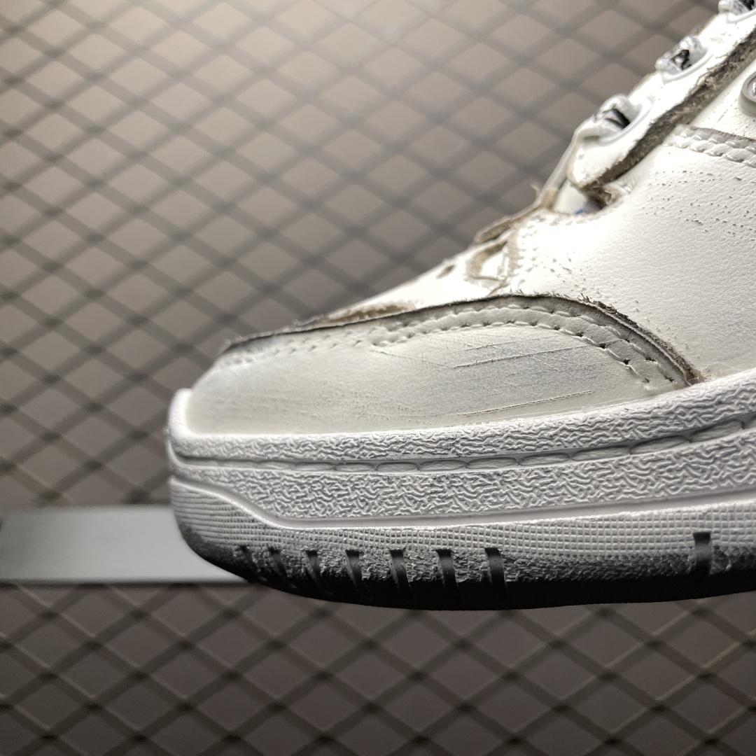 Balenciaga Hamptons Worn-Out Sneaker In White, Dark Blue And Grey Cowskin And Polyester - EUR FASHION