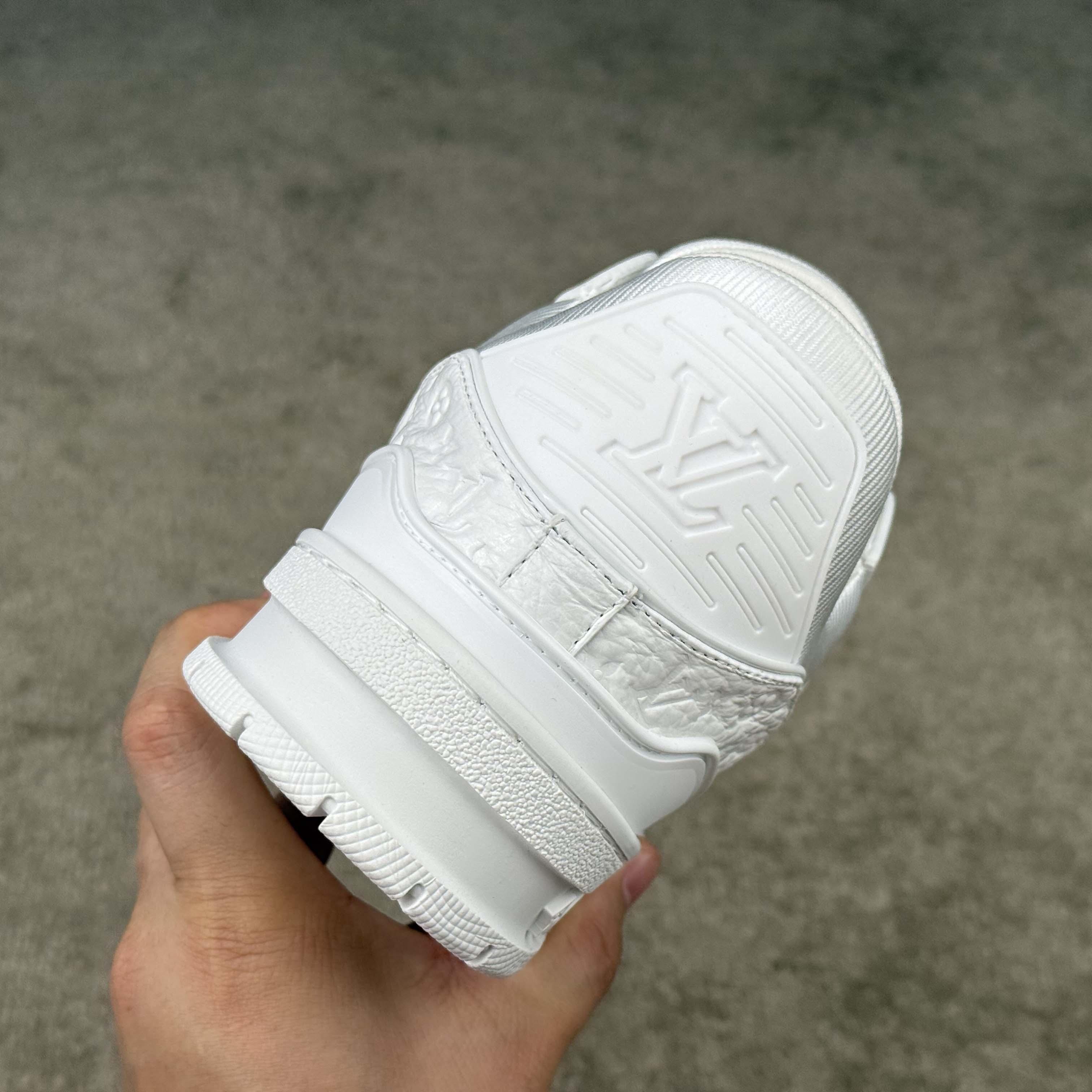 Louis Vuitton LV Trainer Sneaker   1AHT82 - EUR FASHION