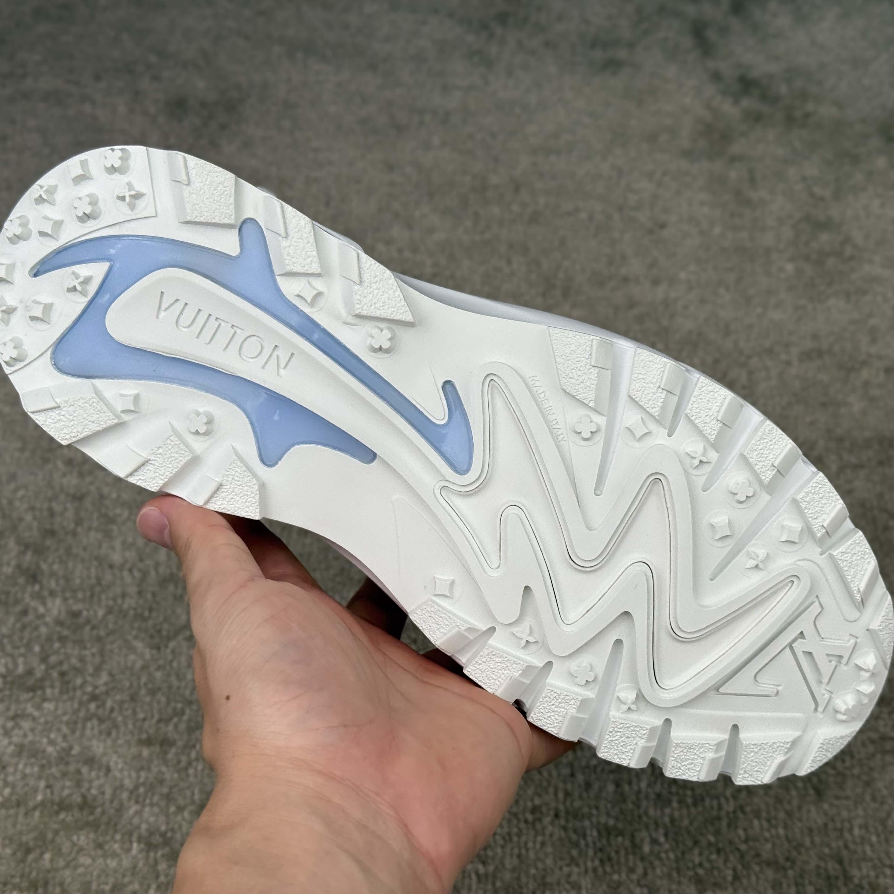 Louis Vuitton LV Runner Tatic Sneaker     1ADGZR - EUR FASHION