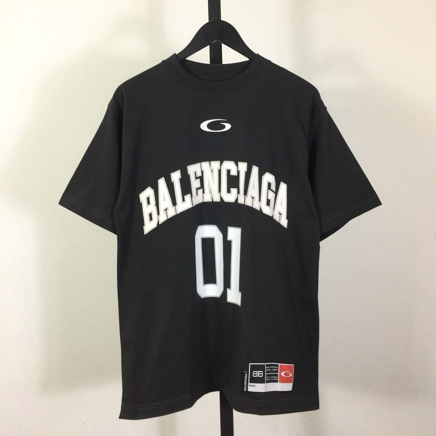 Balenciaga Basketball Series - Oversized T-Shirt in washed black vintage jersey - EUR FASHION