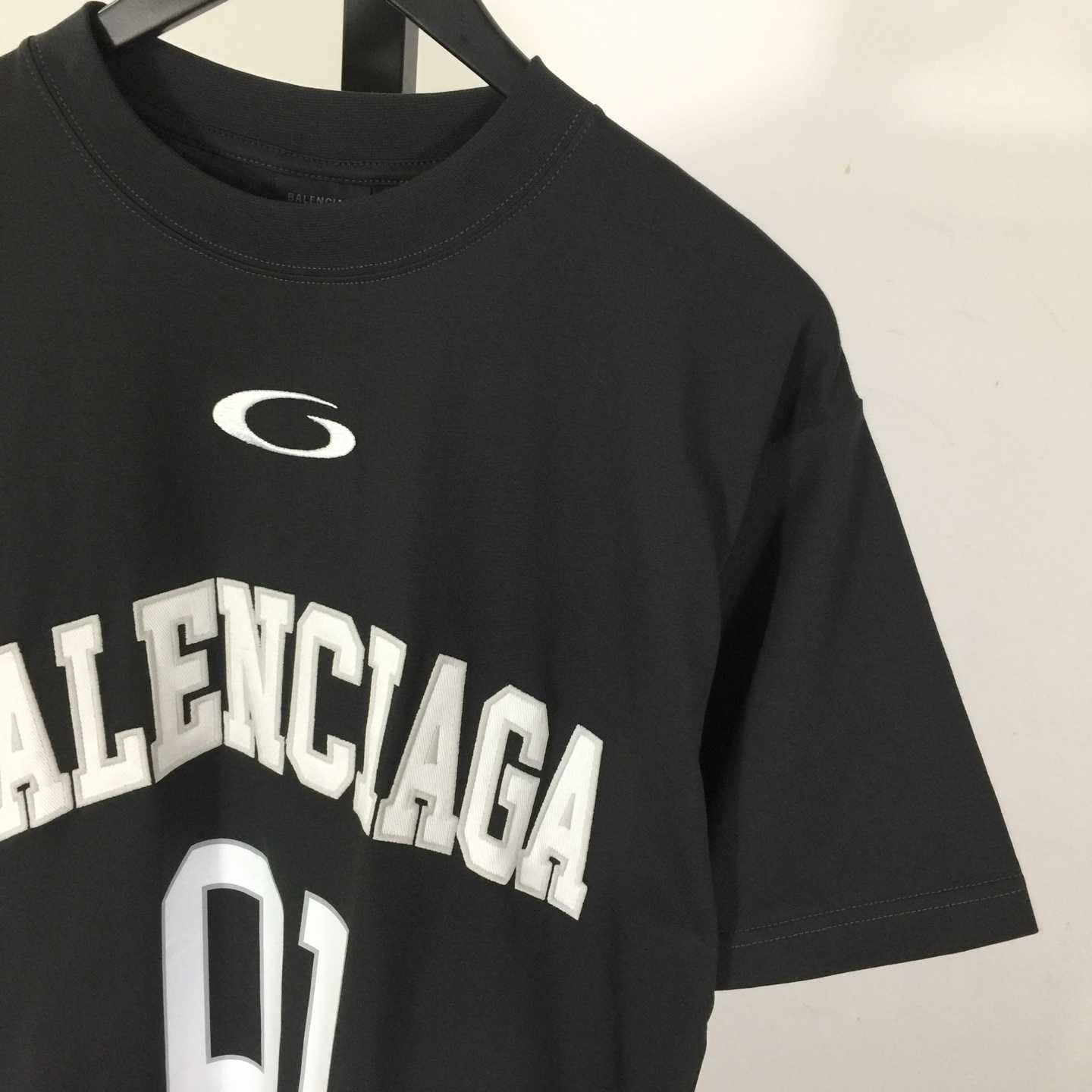 Balenciaga Basketball Series - Oversized T-Shirt in washed black vintage jersey - EUR FASHION