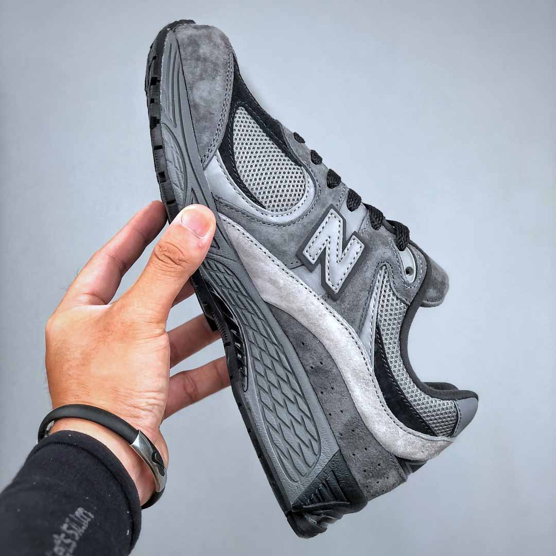 New Balance 2002R 'Castlerock Shadow Black'   M2002RCL  - EUR FASHION