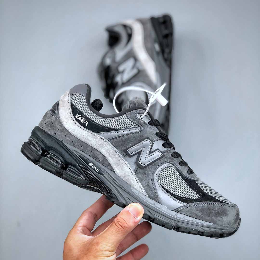 New Balance 2002R 'Castlerock Shadow Black'   M2002RCL  - EUR FASHION
